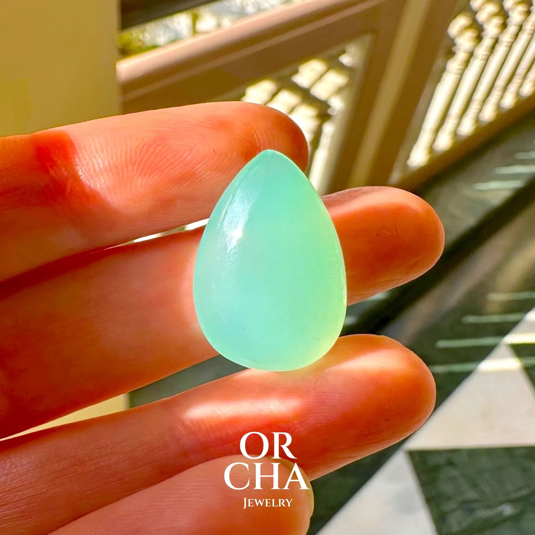 La chrysoprase, cette calcédoine verte que les rois portaient comme un talisman