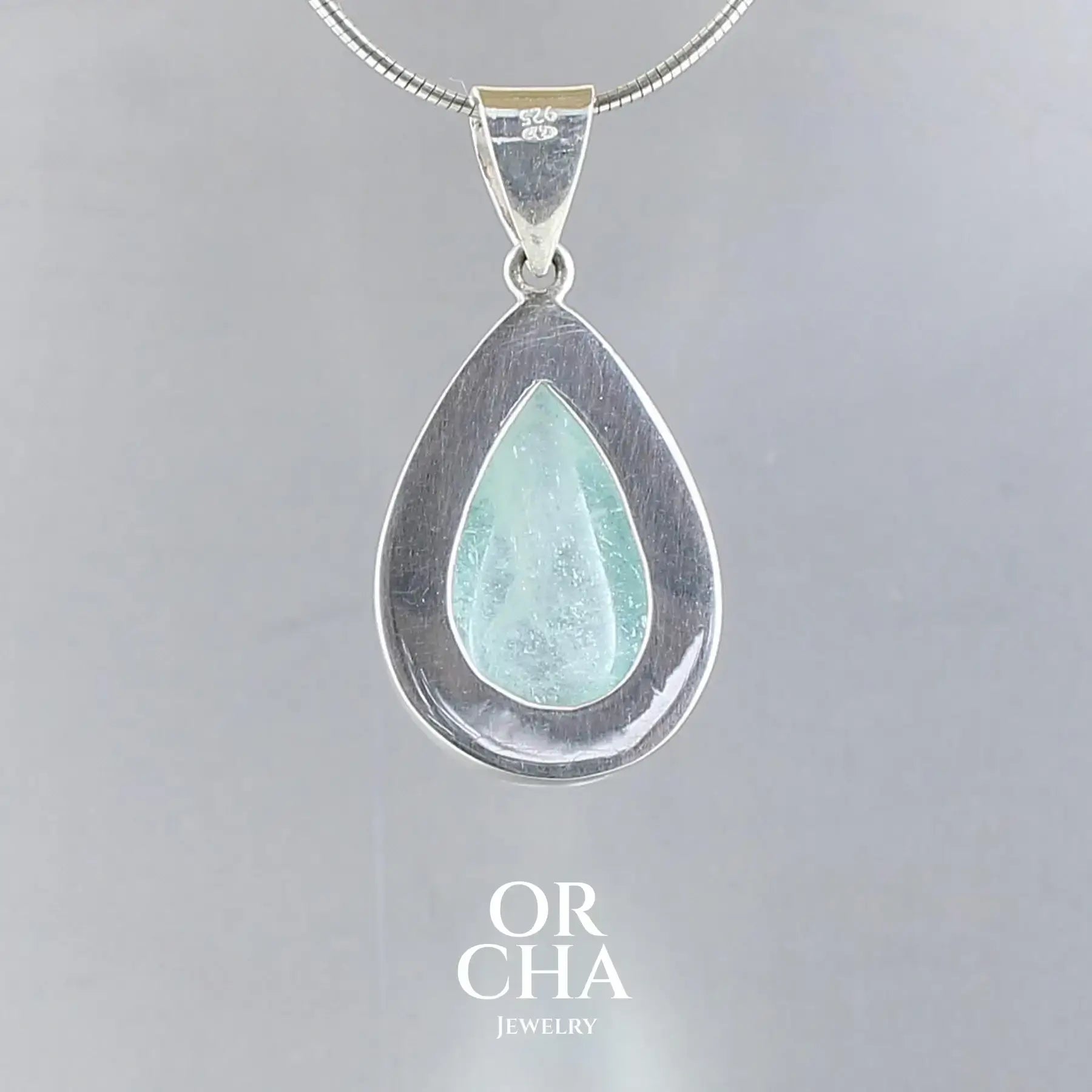 Silver pendant with Aquamarine - Essential