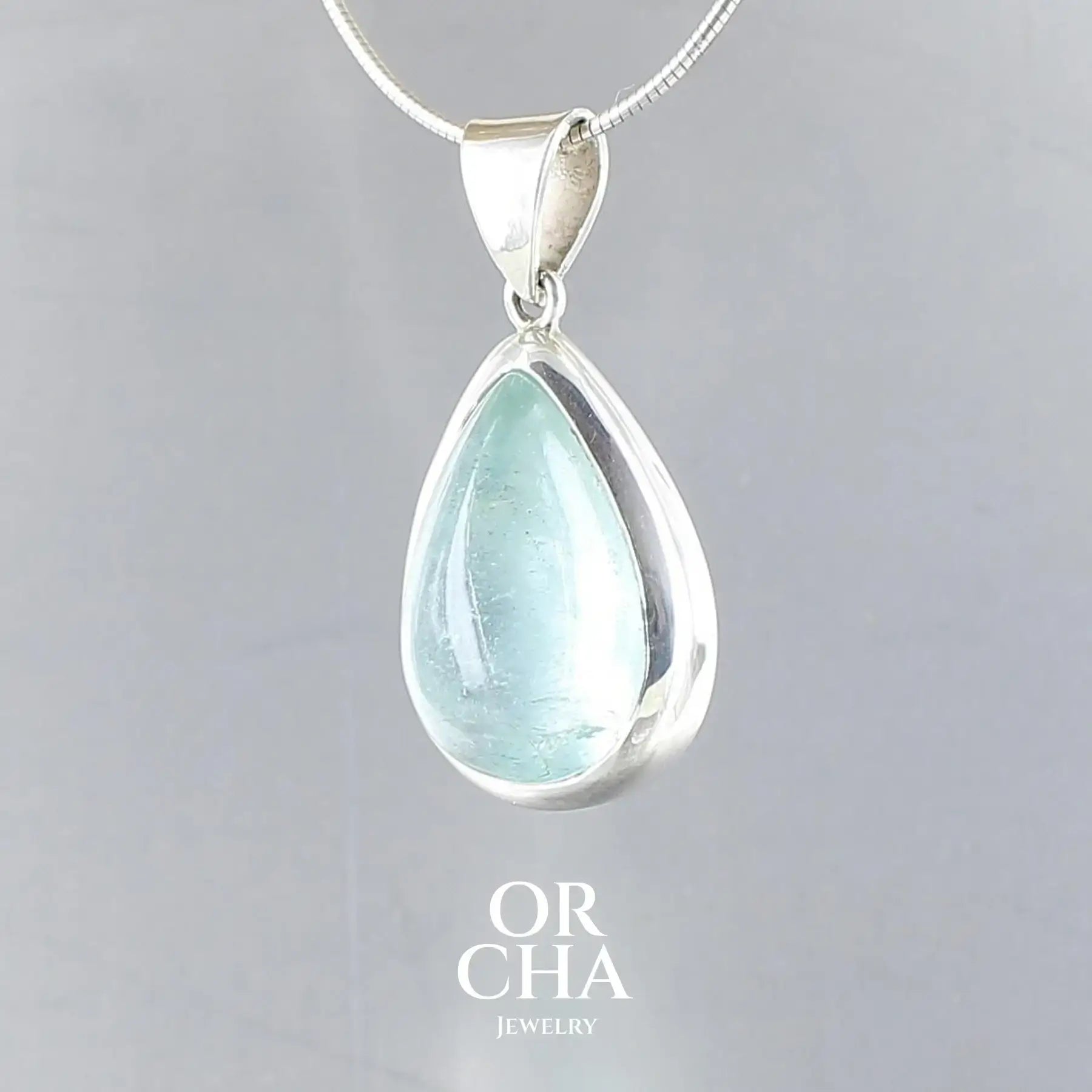 Silver pendant with Aquamarine - Essential