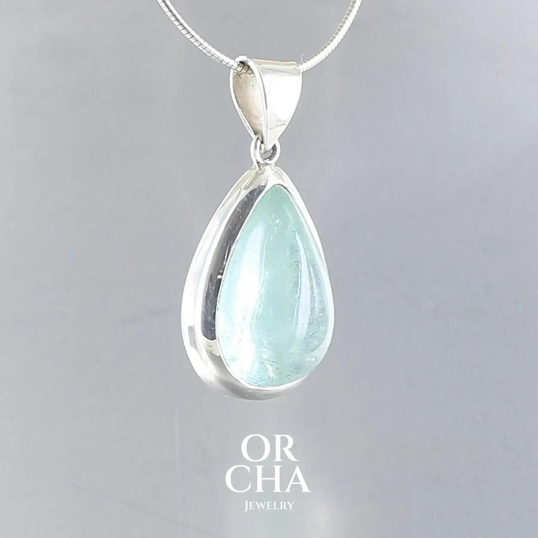 Silver pendant with Aquamarine - Essential