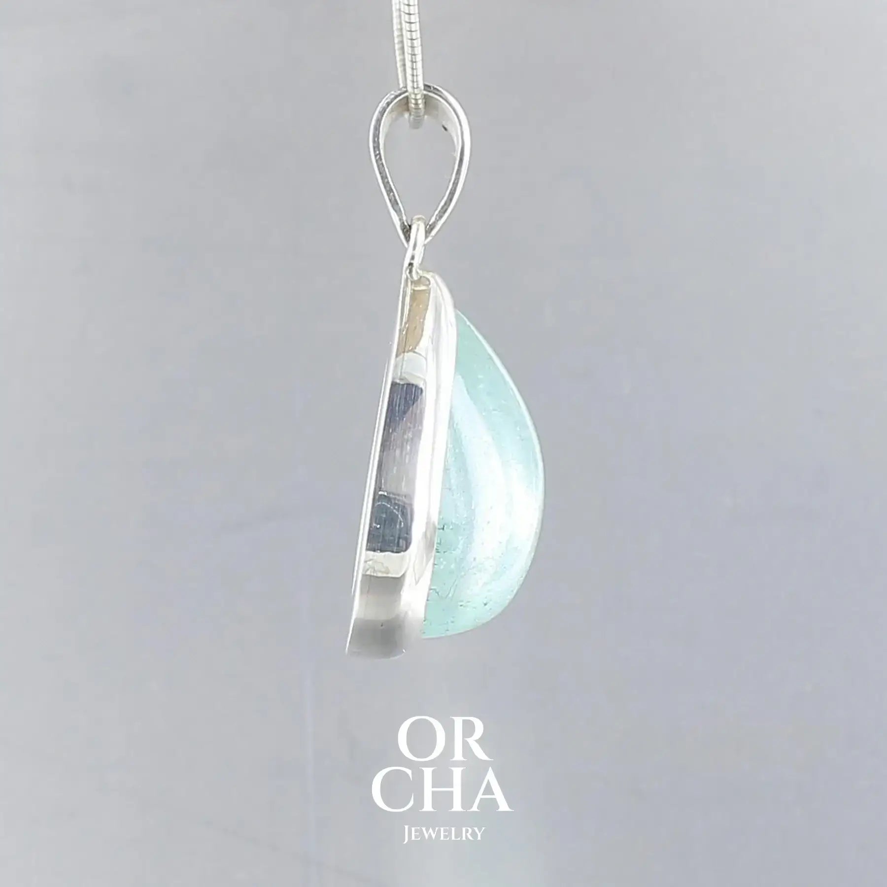Silver pendant with Aquamarine - Essential