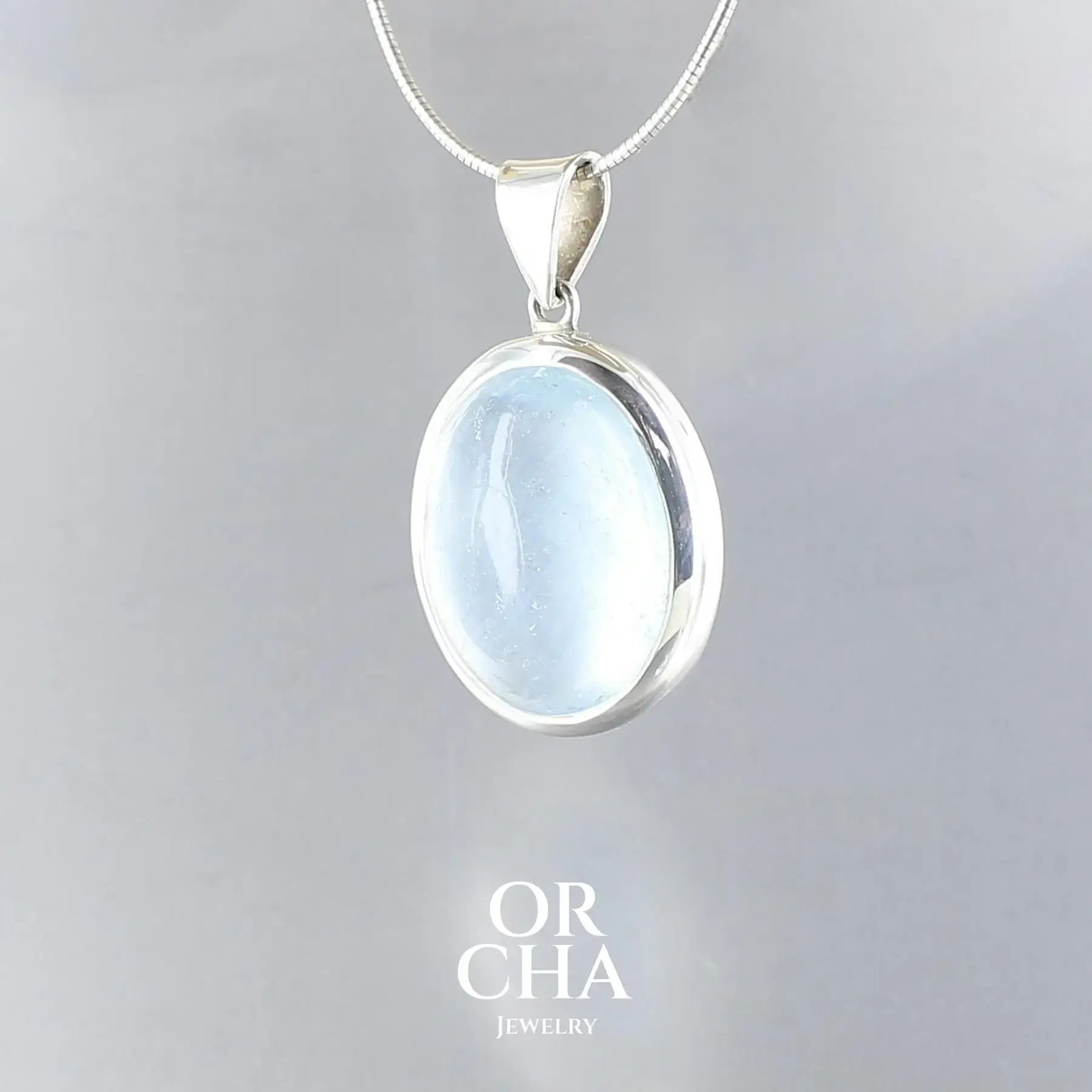Silver pendant with Aquamarine - Essential