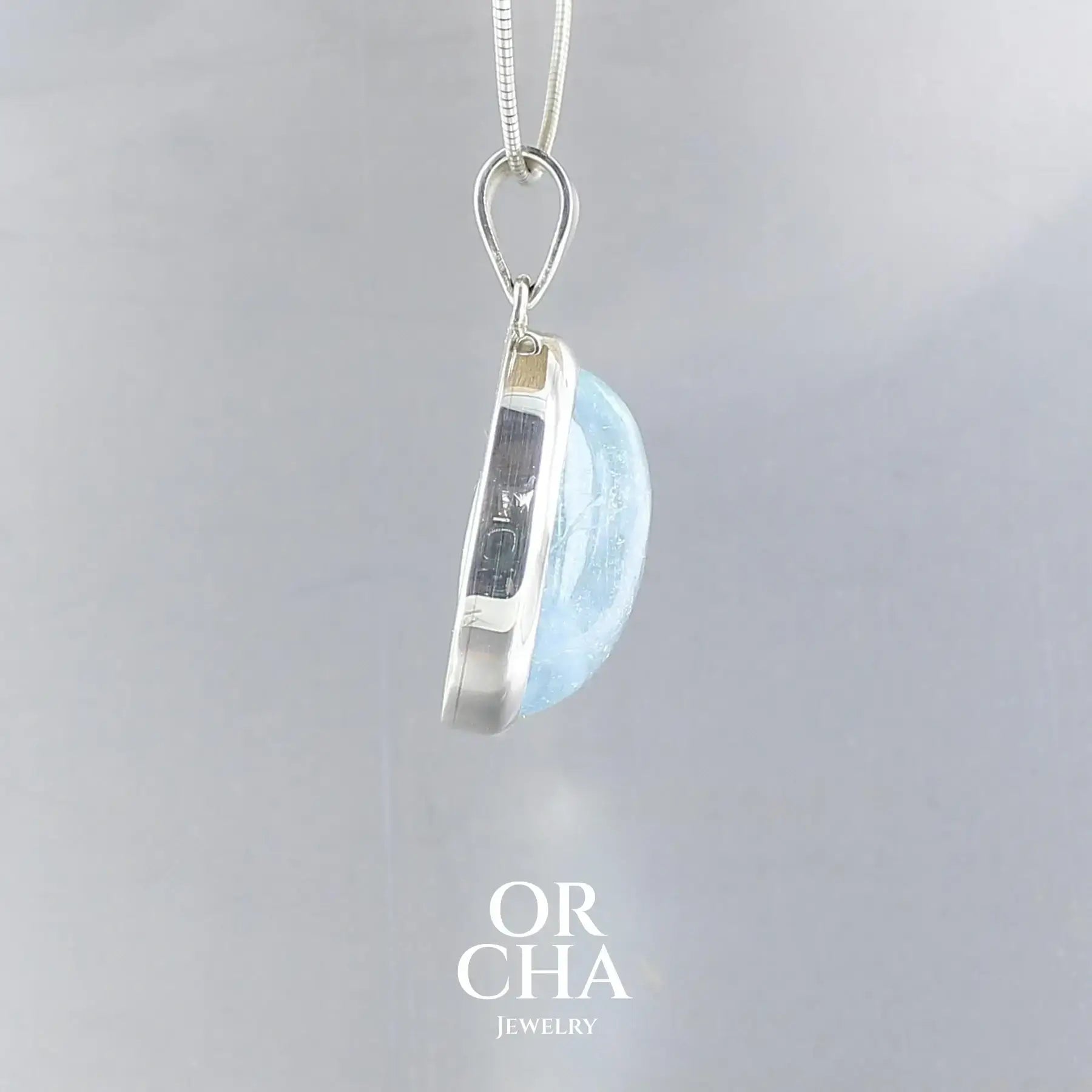 Silver pendant with Aquamarine - Essential