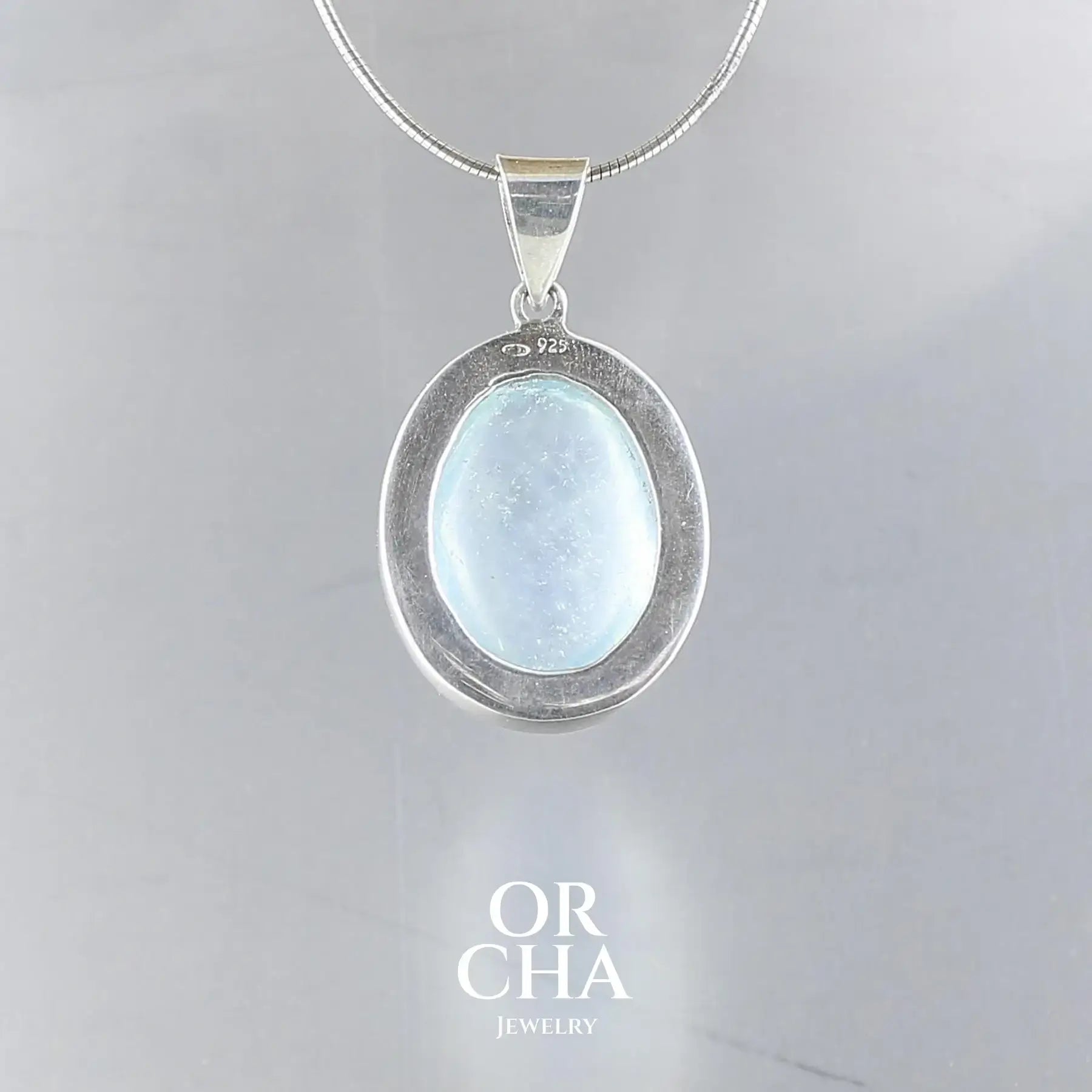 Silver pendant with Aquamarine - Essential
