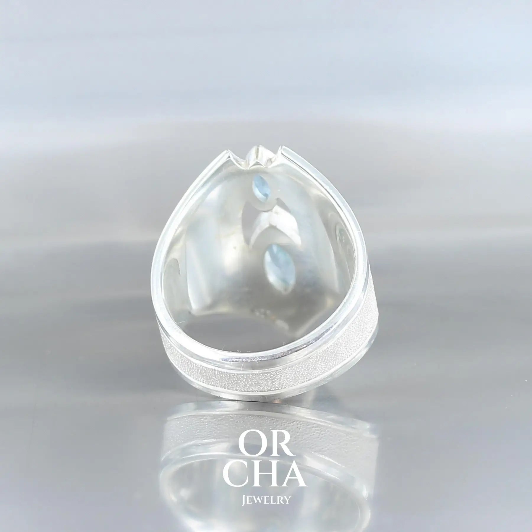 Silver ring with Aquamarine - Bastet