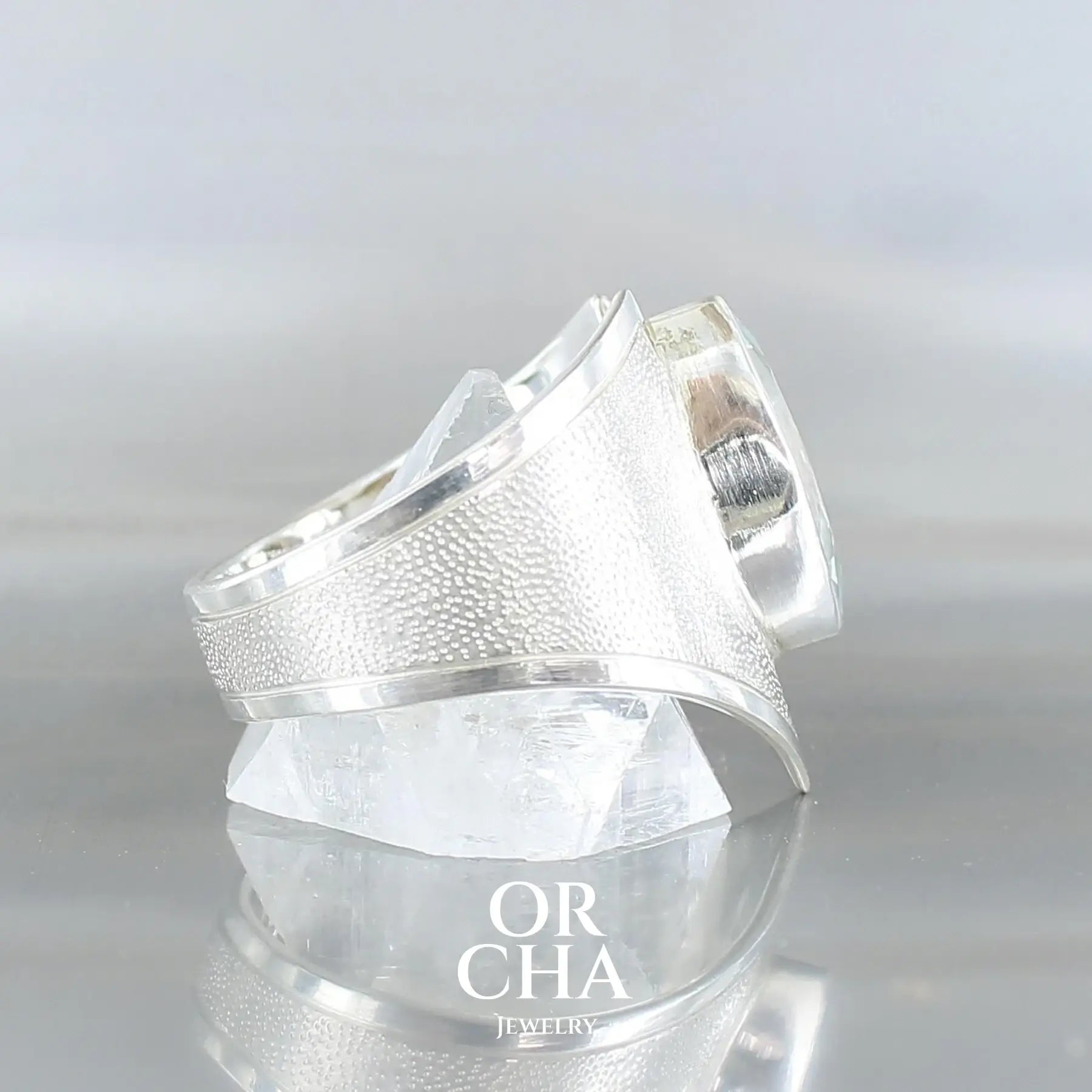 Bague en argent avec Topaze - Bastet