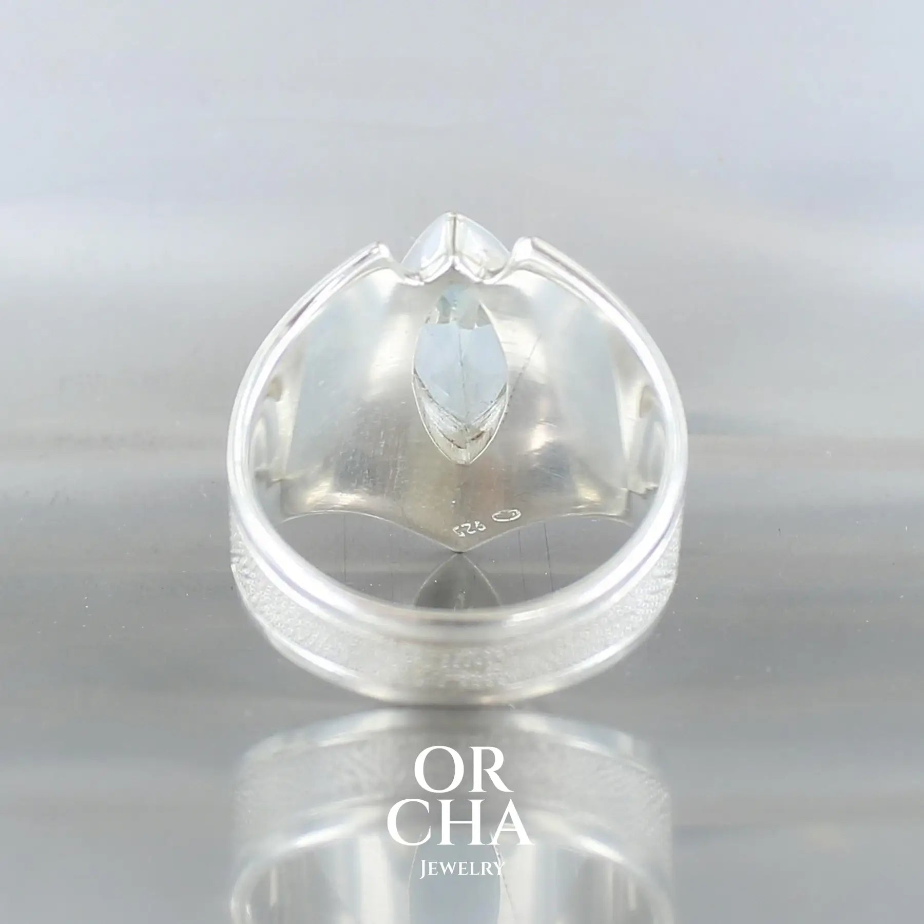 Bague en argent avec Topaze - Bastet