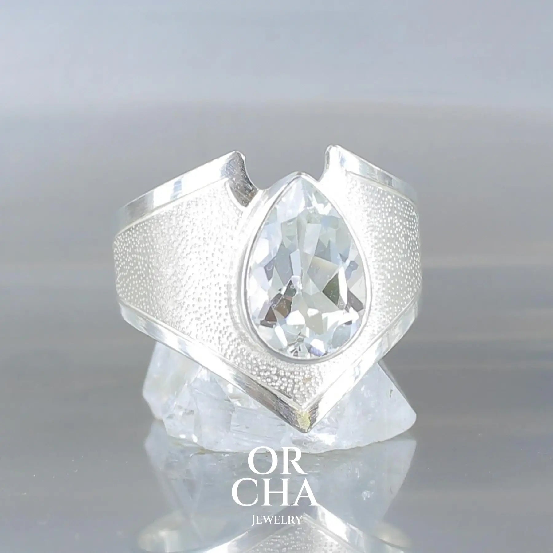 Bague en argent avec Topaze - Bastet