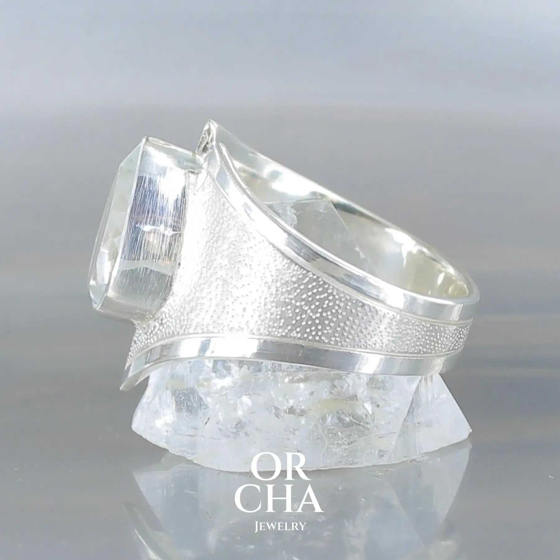 Bague en argent avec Topaze - Bastet