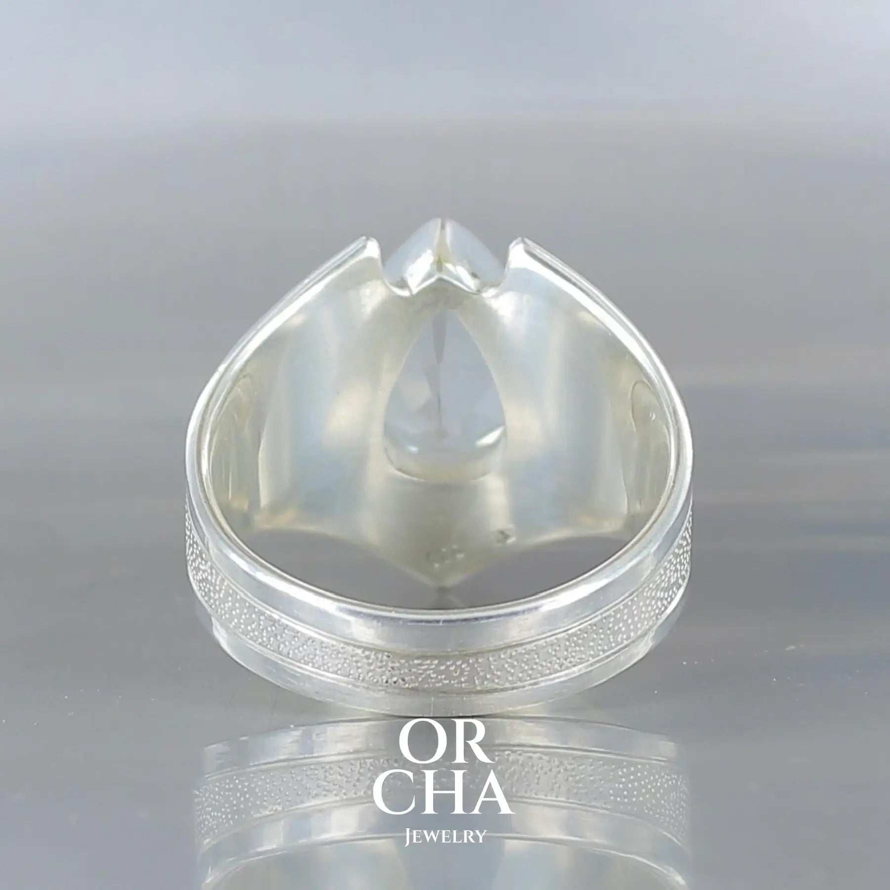 Bague en argent avec Topaze - Bastet