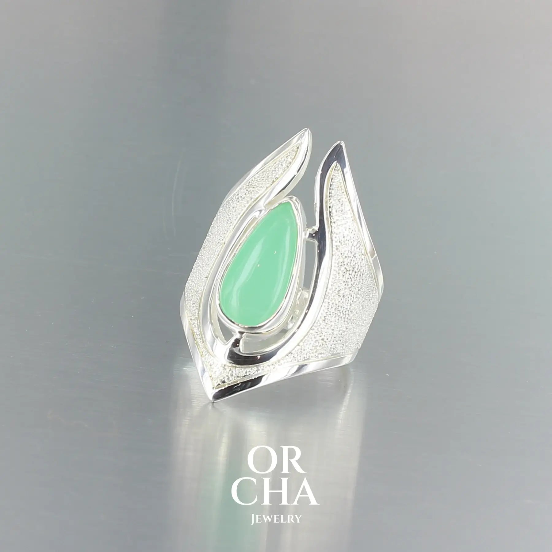 Bague en argent avec Chrysoprase - Bastet