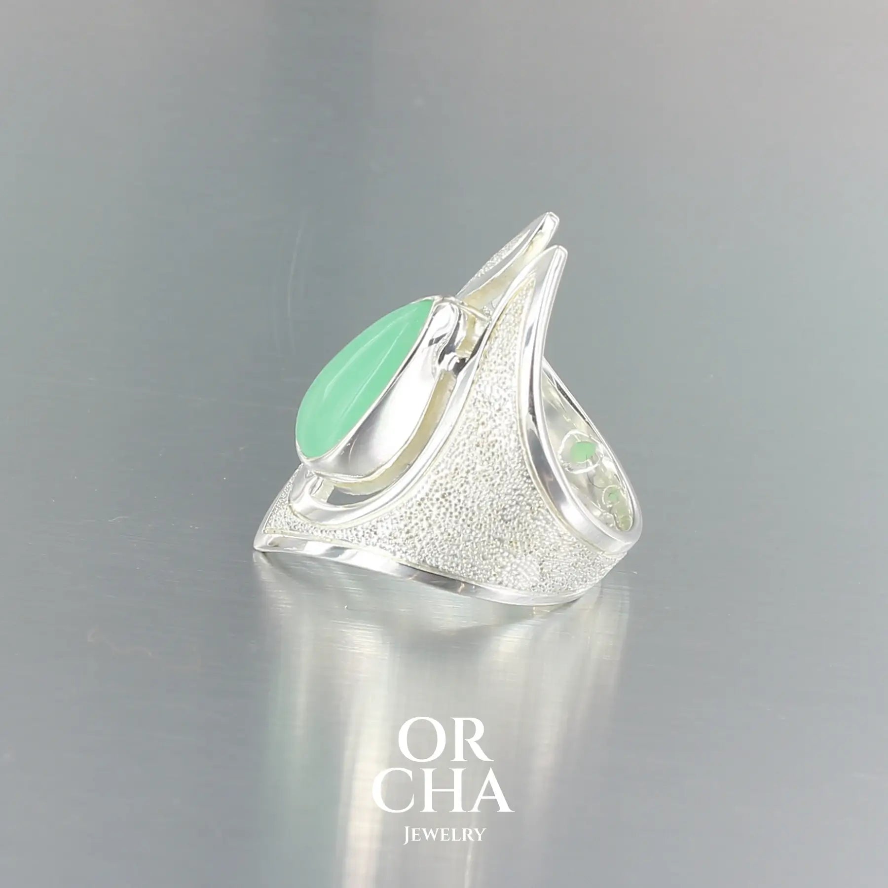 Bague en argent avec Chrysoprase - Bastet