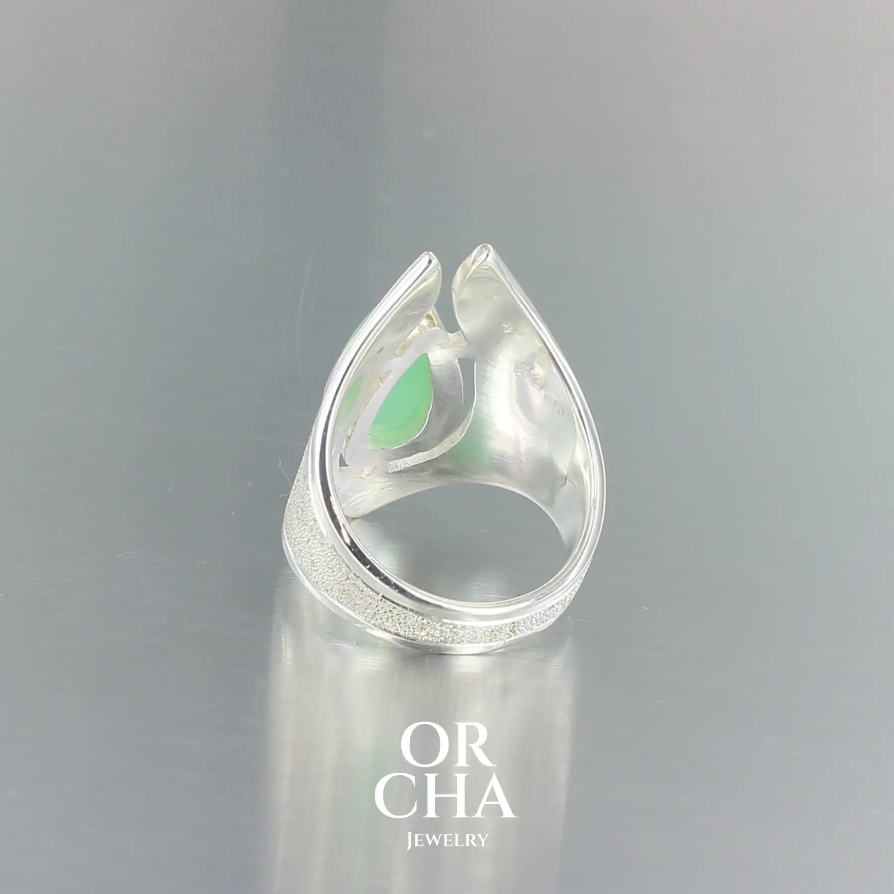 Bague en argent avec Chrysoprase - Bastet