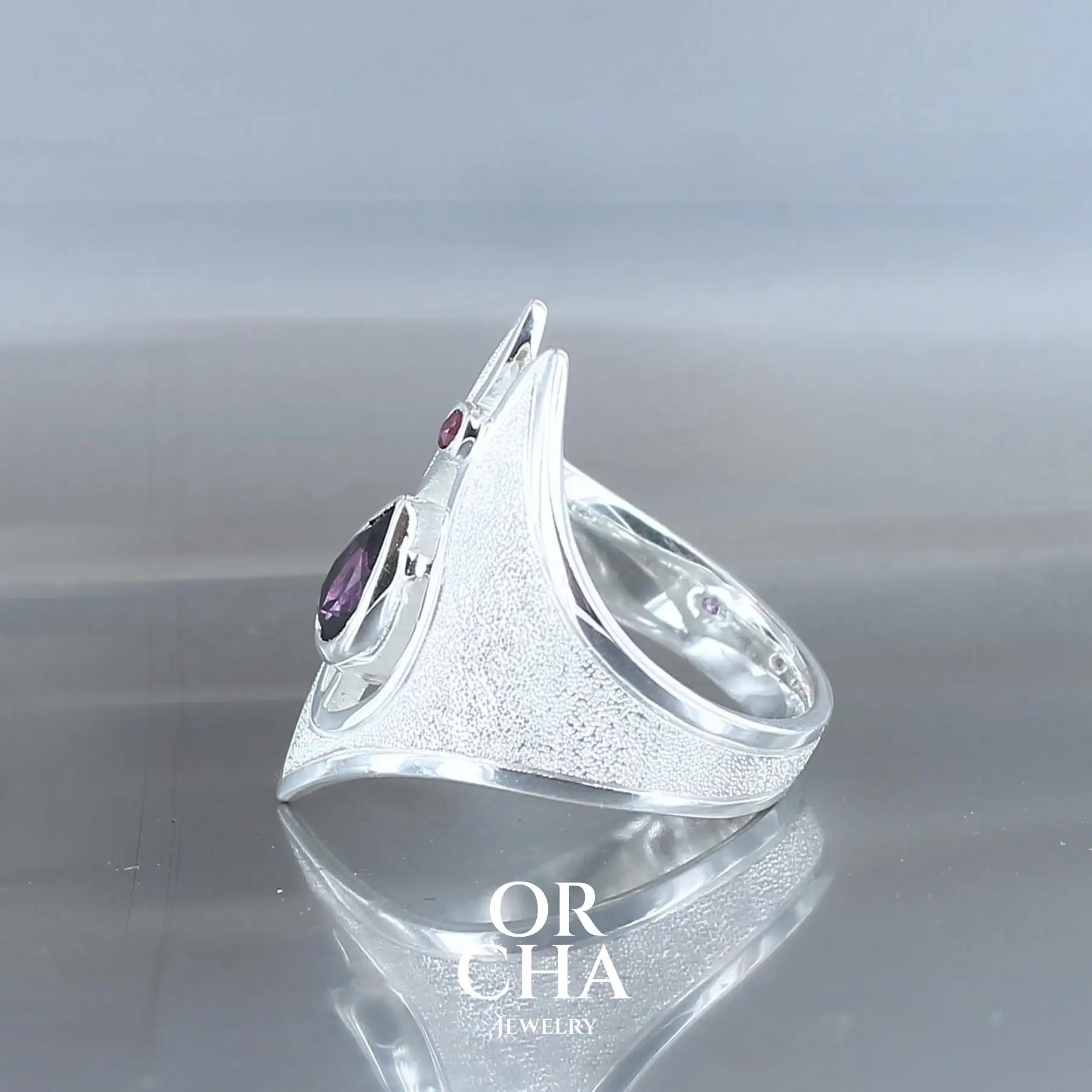 Bague en argent avec Grenat - Bastet
