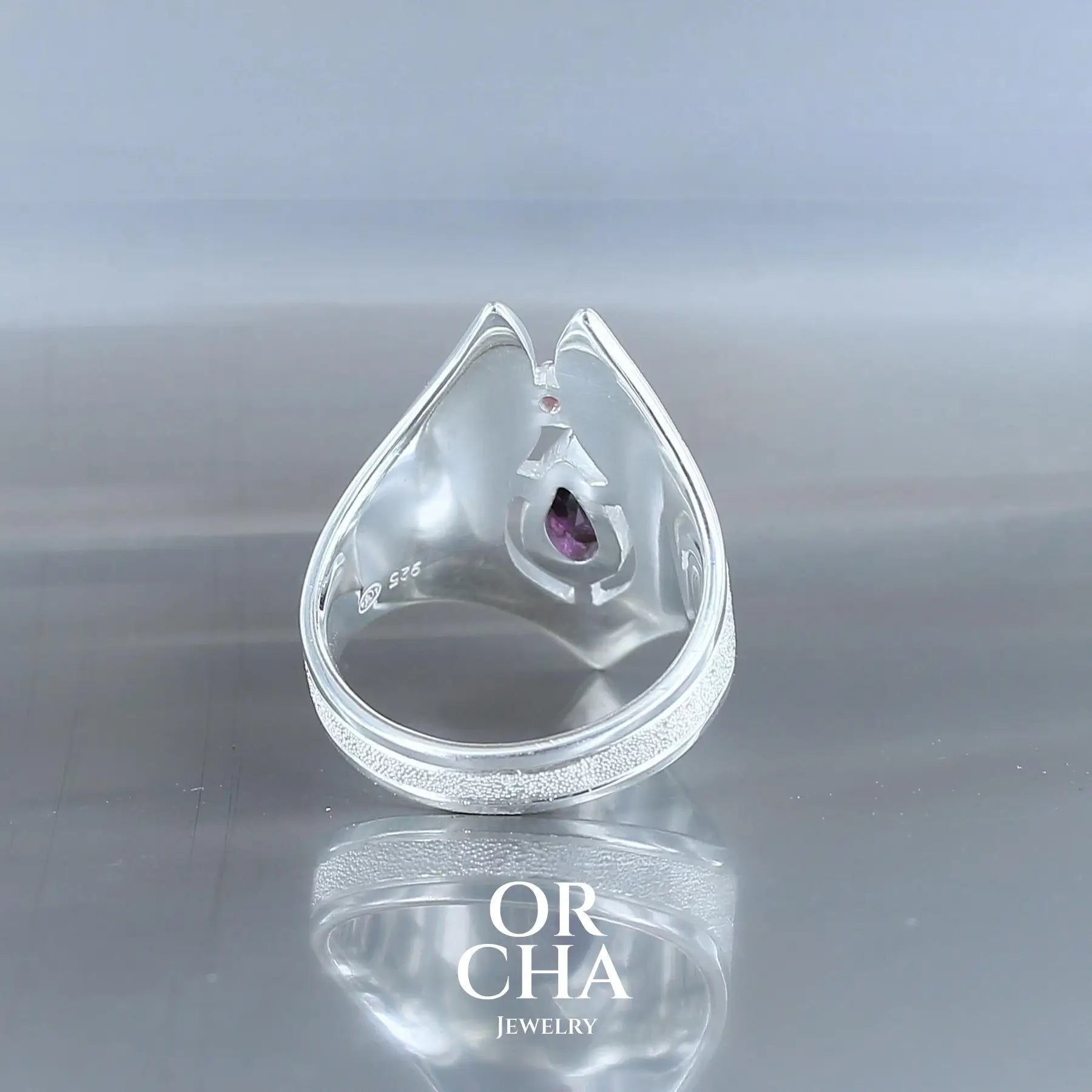 Bague en argent avec Grenat - Bastet
