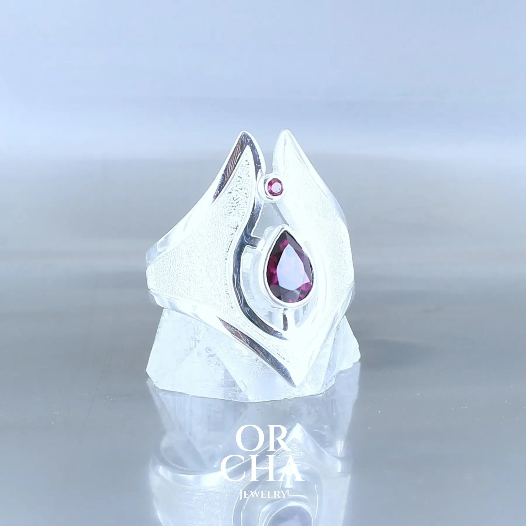 Bague en argent avec Grenat - Bastet