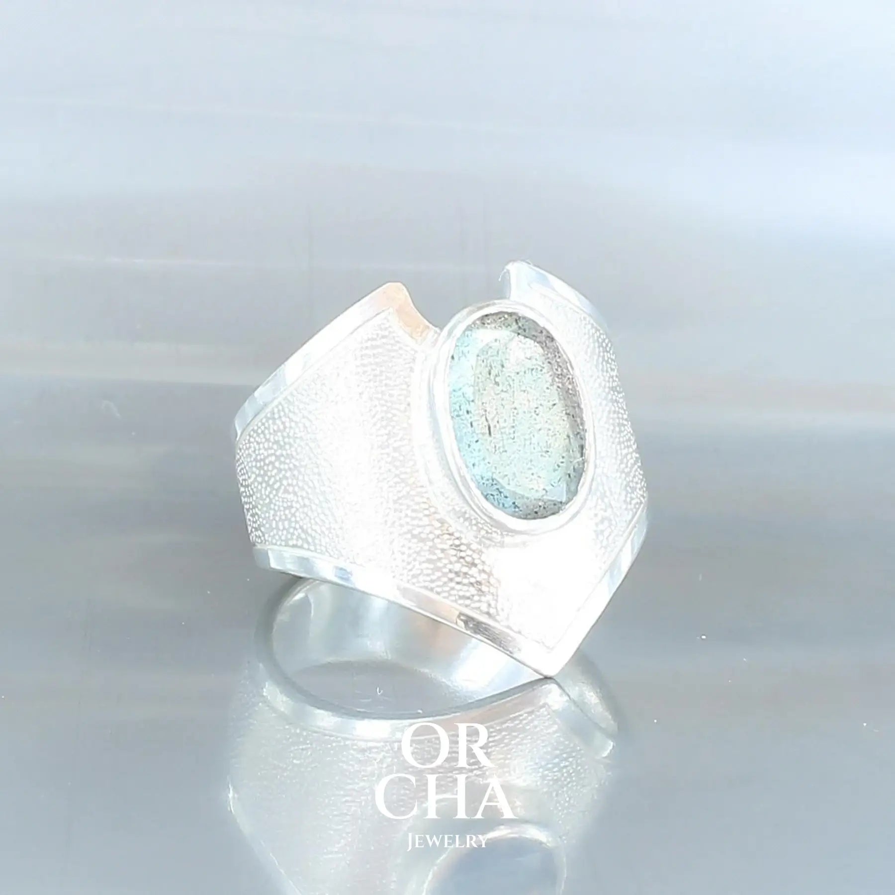 Bague en argent avec Labradorite - Bastet