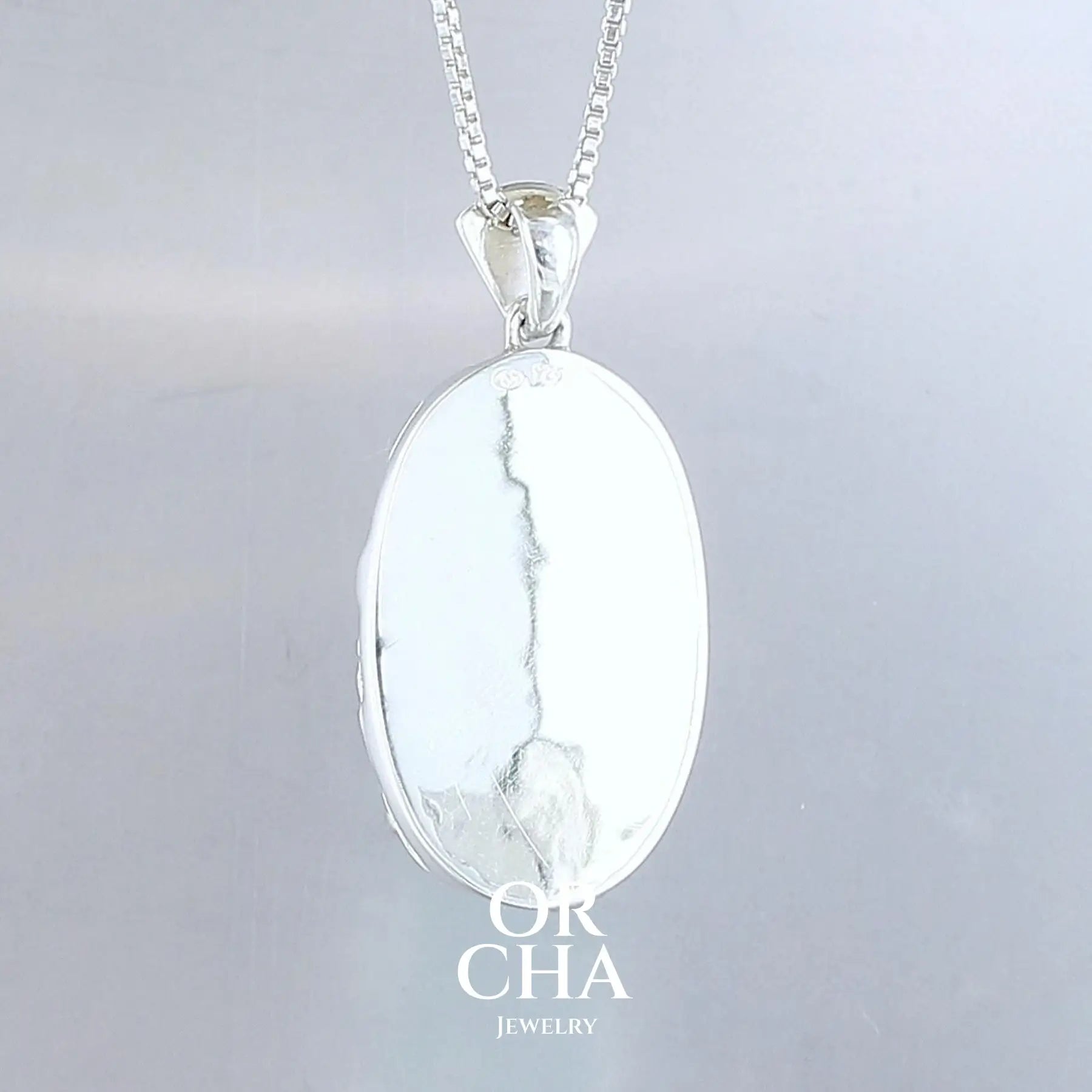 Seahorse Pendant with Aquamarine - Wild