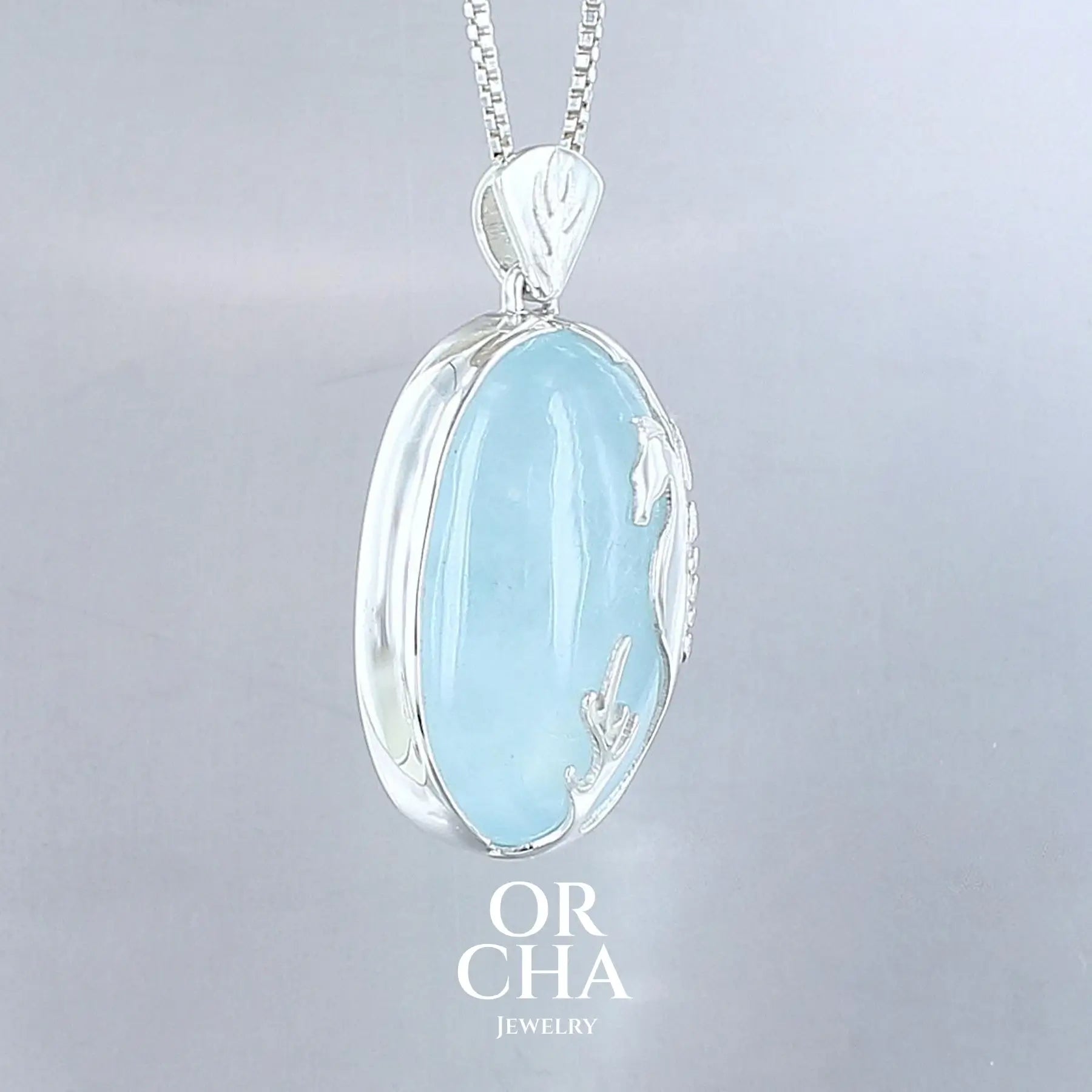 Seahorse Pendant with Aquamarine - Wild