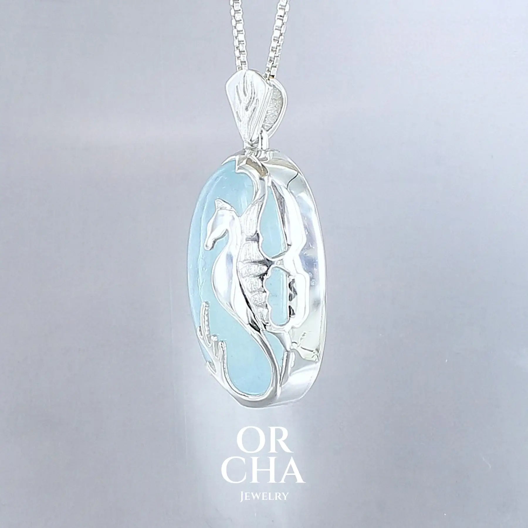 Seahorse Pendant with Aquamarine - Wild