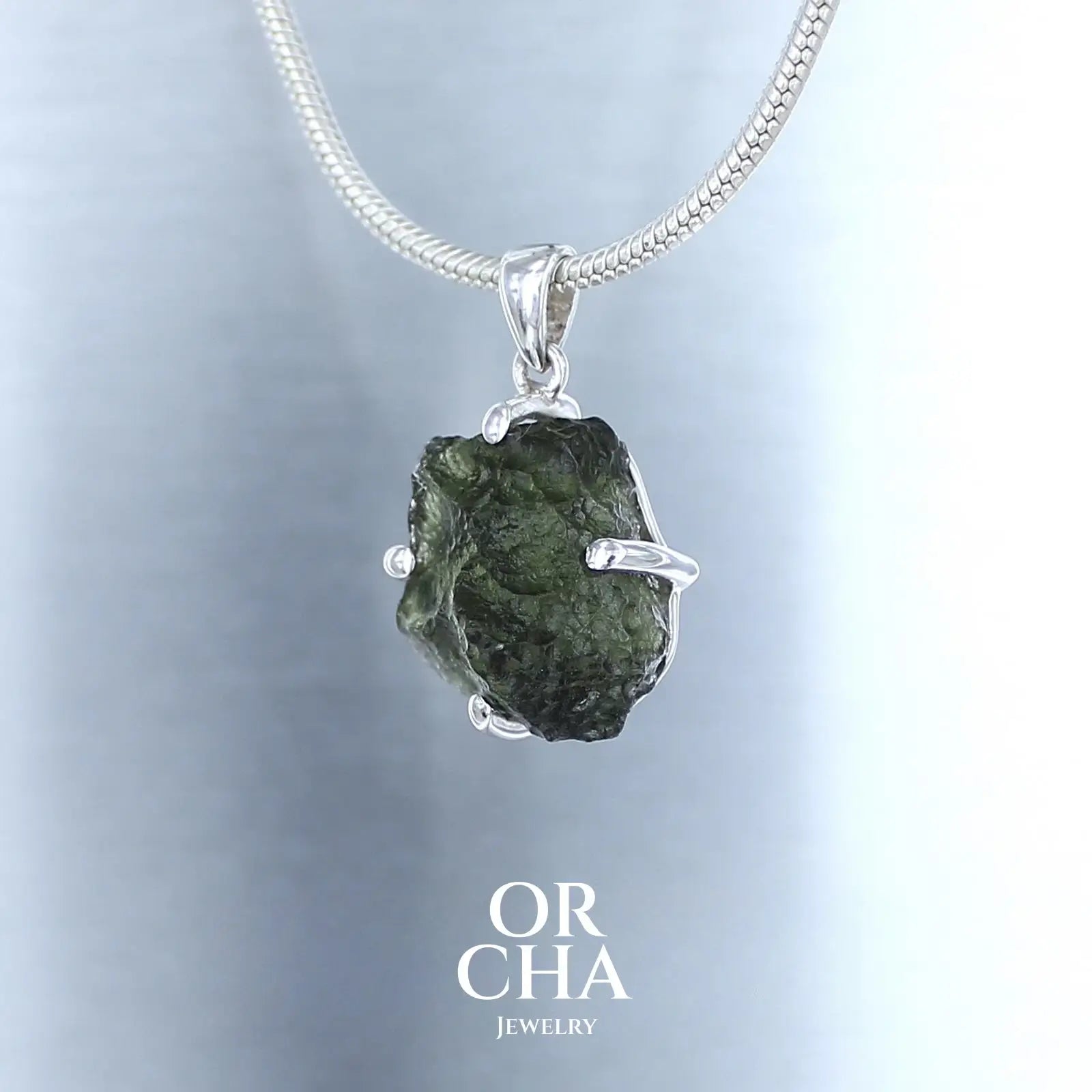 Pendentif en argent avec Moldavite brute - Essential