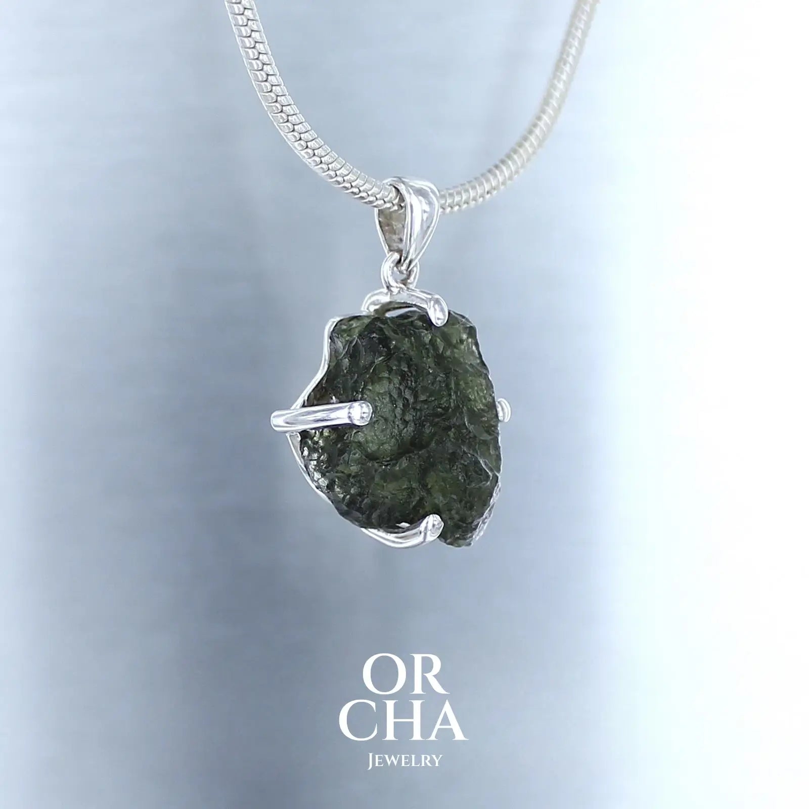Pendentif en argent avec Moldavite brute - Essential