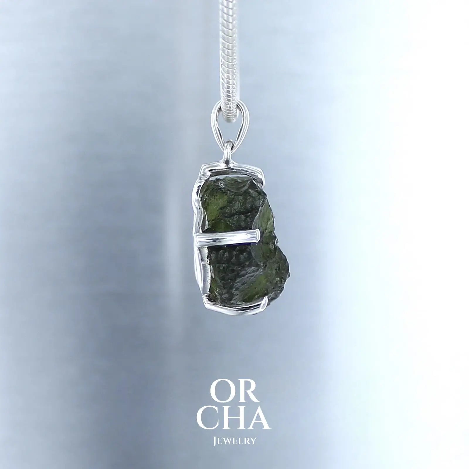 Pendentif en argent avec Moldavite brute - Essential