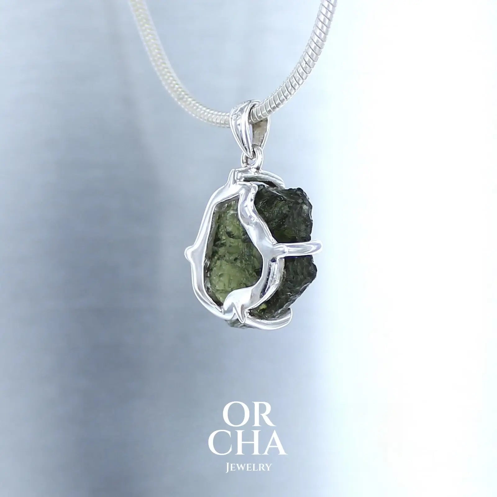Pendentif en argent avec Moldavite brute - Essential