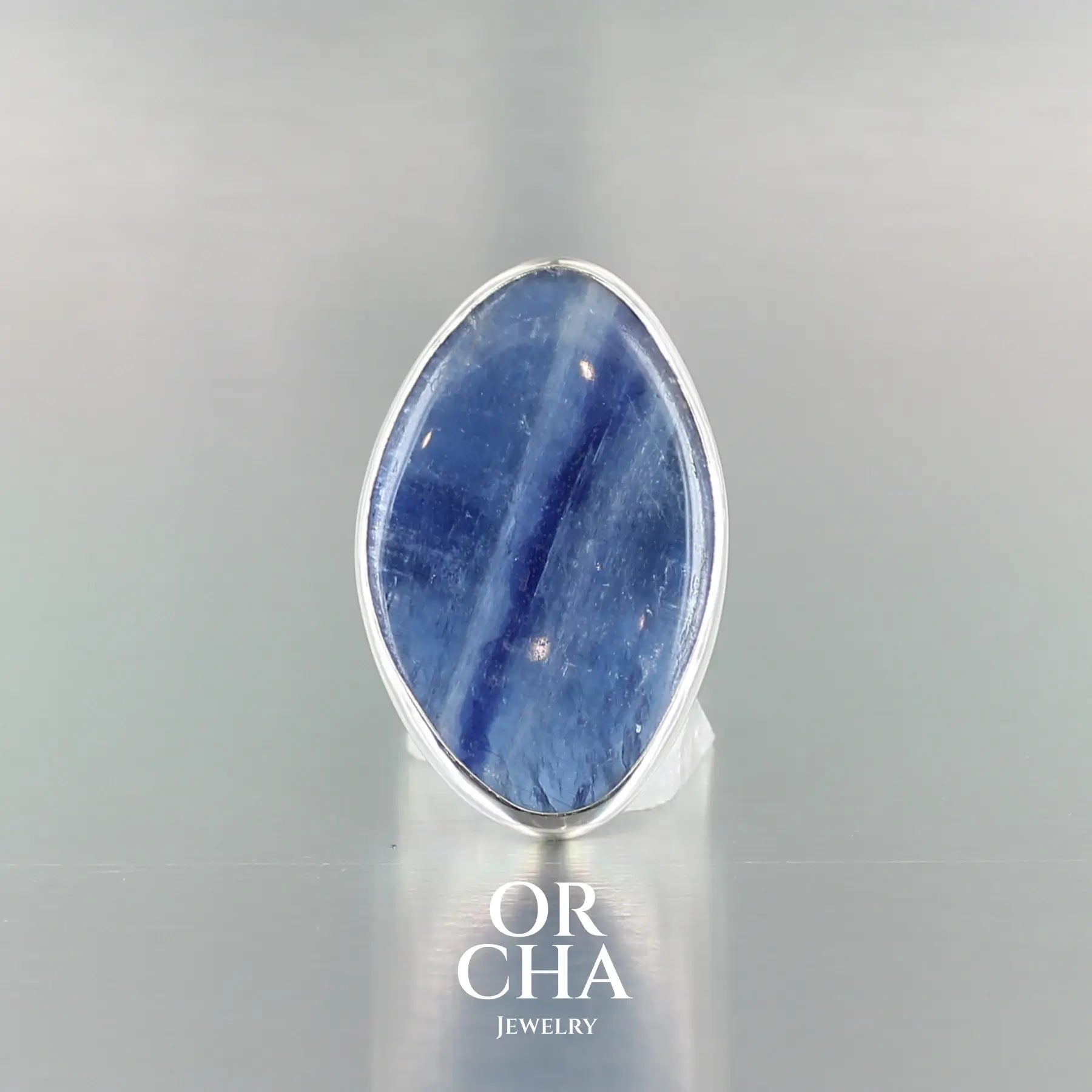 Bague en argent avec Cyanite - Essential