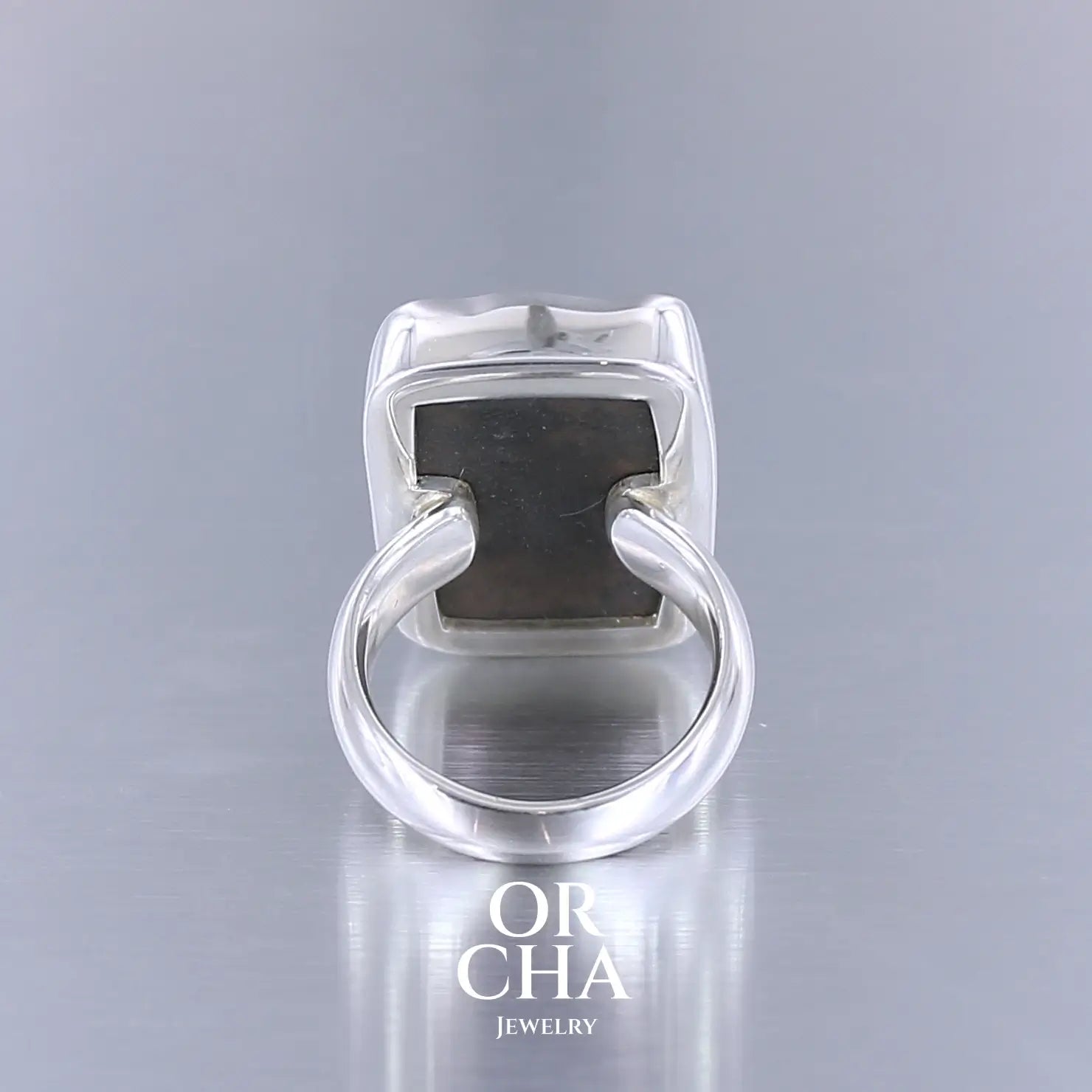 Bague en argent massif avec Grenat vert Uvarovite - Essential