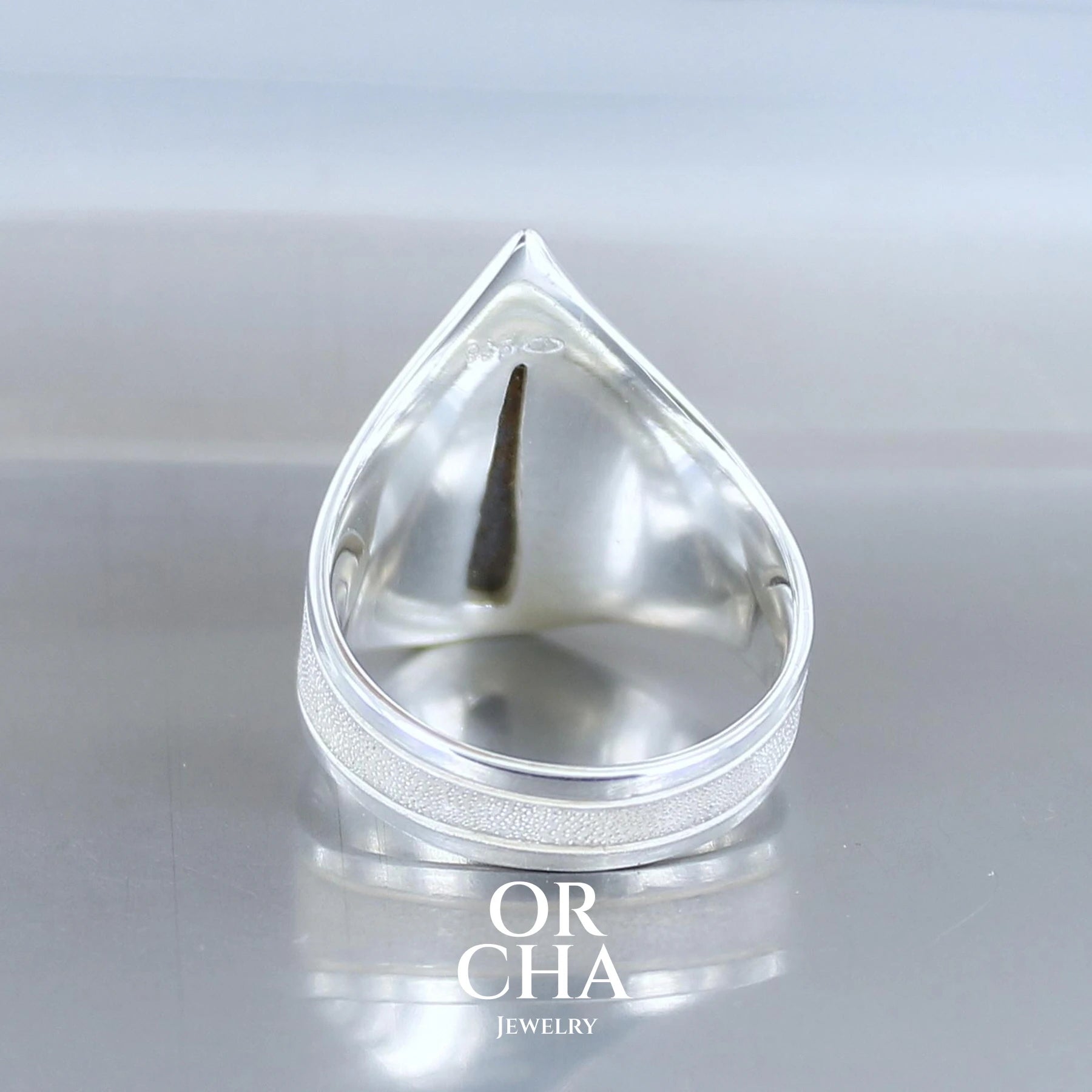 Bague en argent avec Opale - Bastet