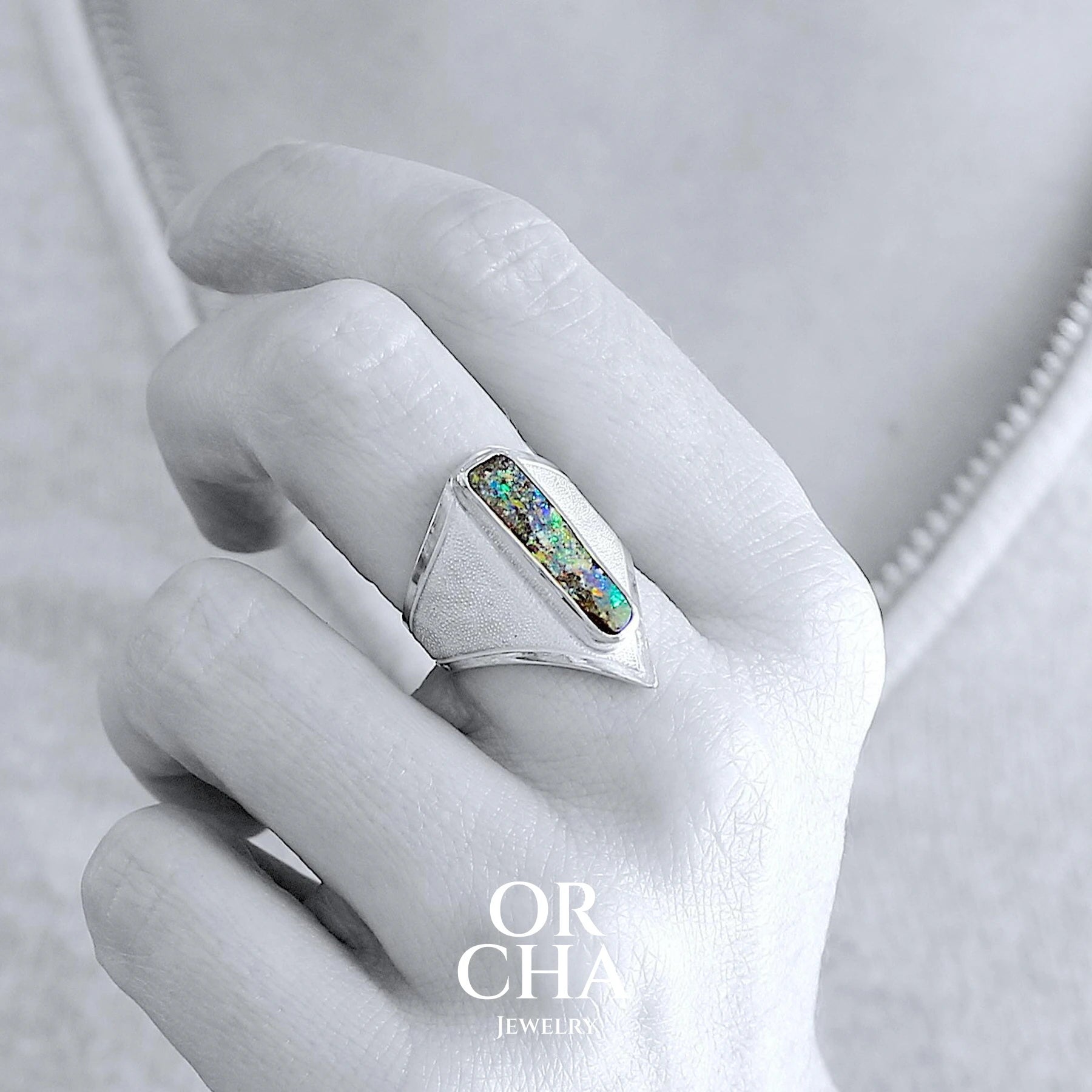 Silver ring with Opal - Bastet