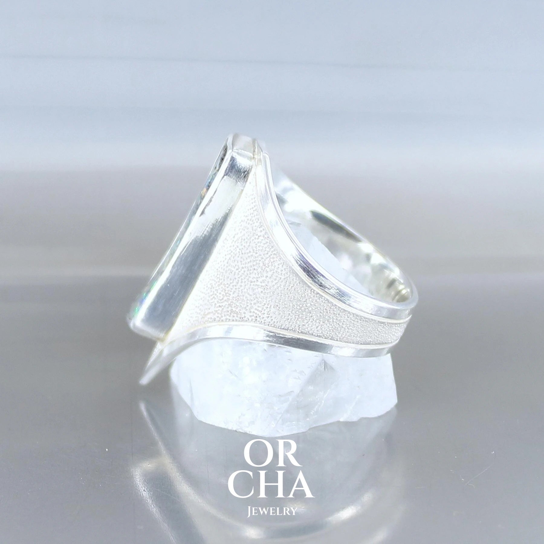 Bague en argent avec Opale - Bastet