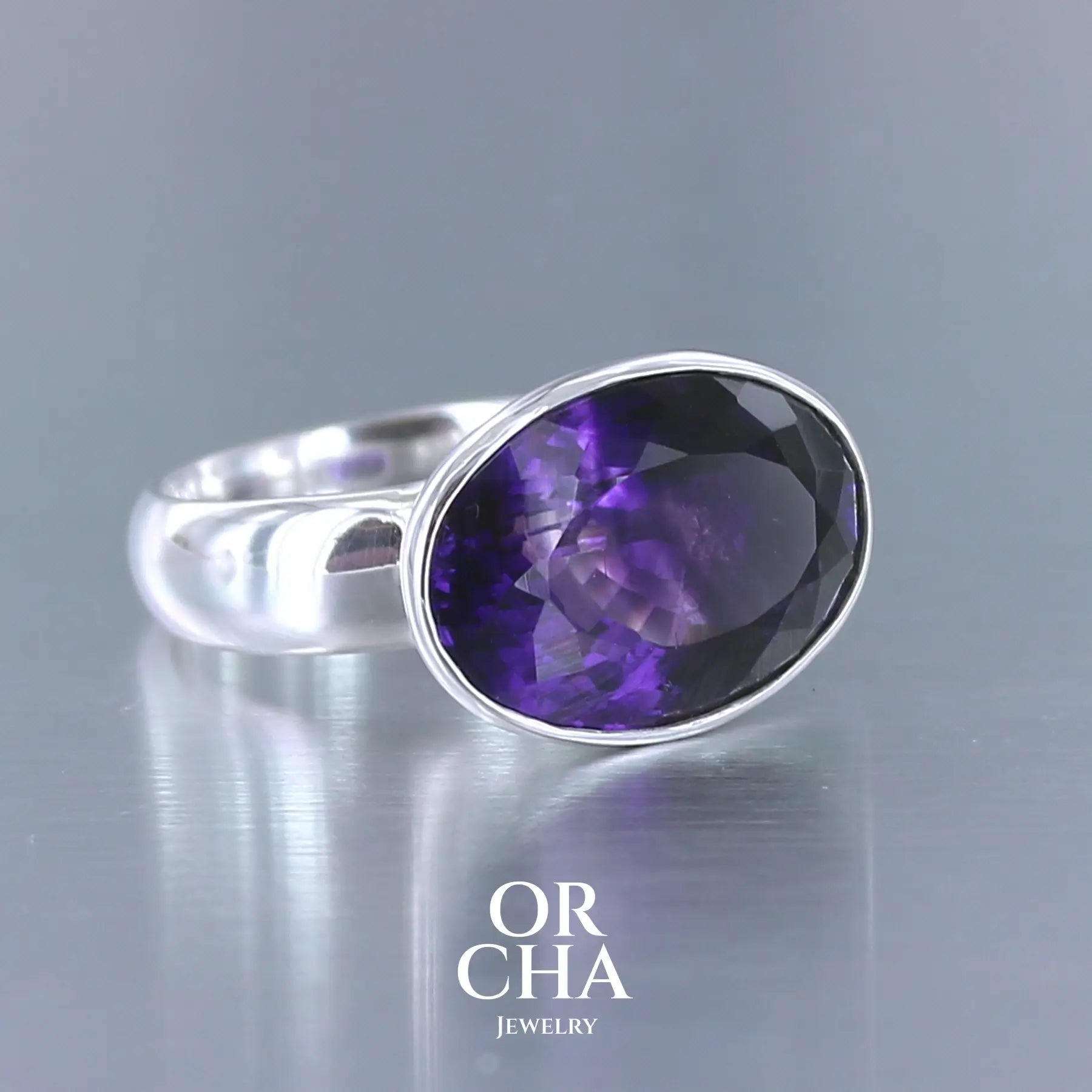 Réservée. Bague cocktail en argent et Améthyste - Essential