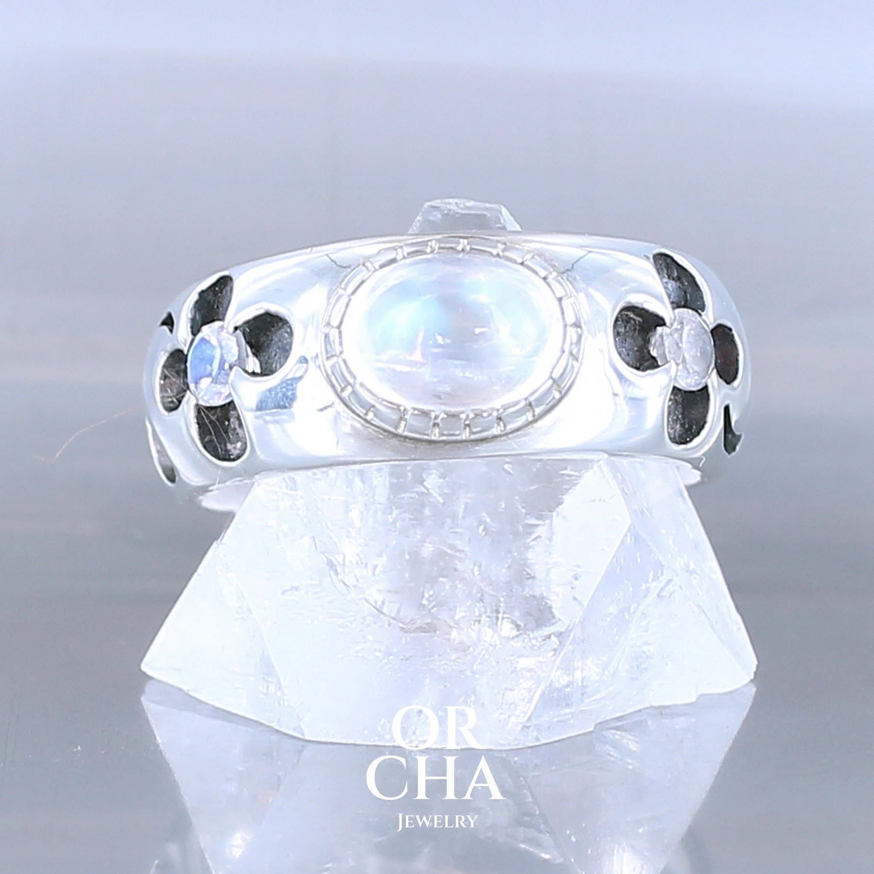 Bague en argent avec Labradorite blanche - Sauvage