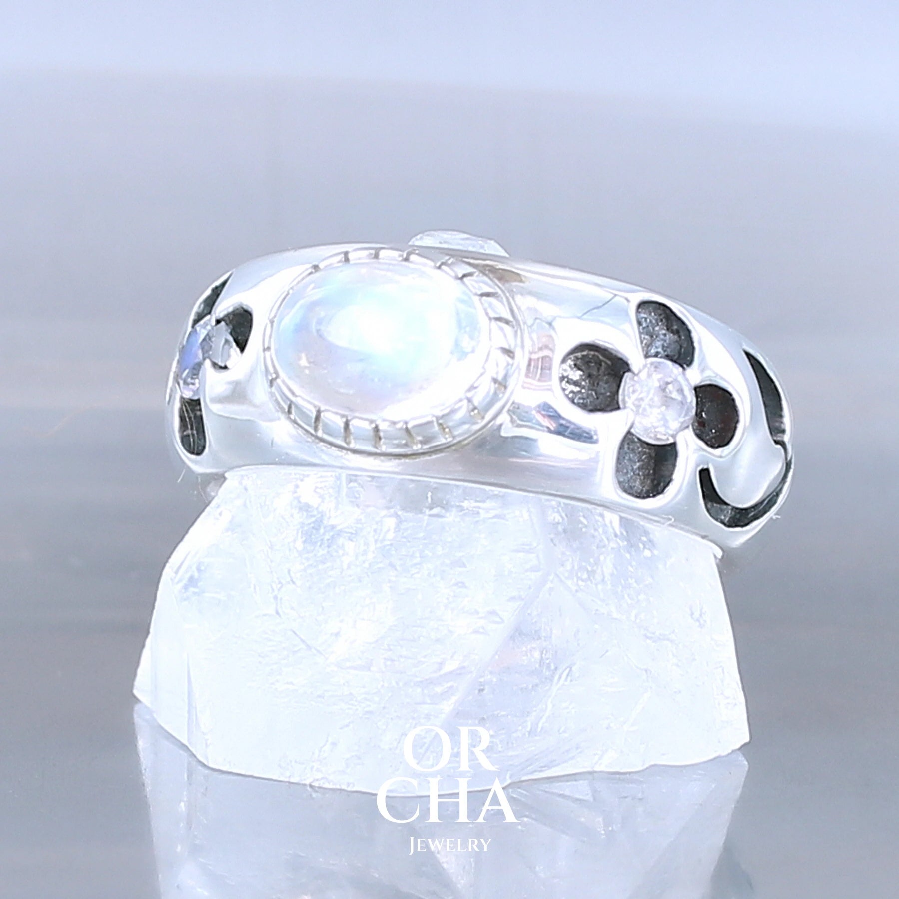 Bague en argent avec Labradorite blanche - Sauvage