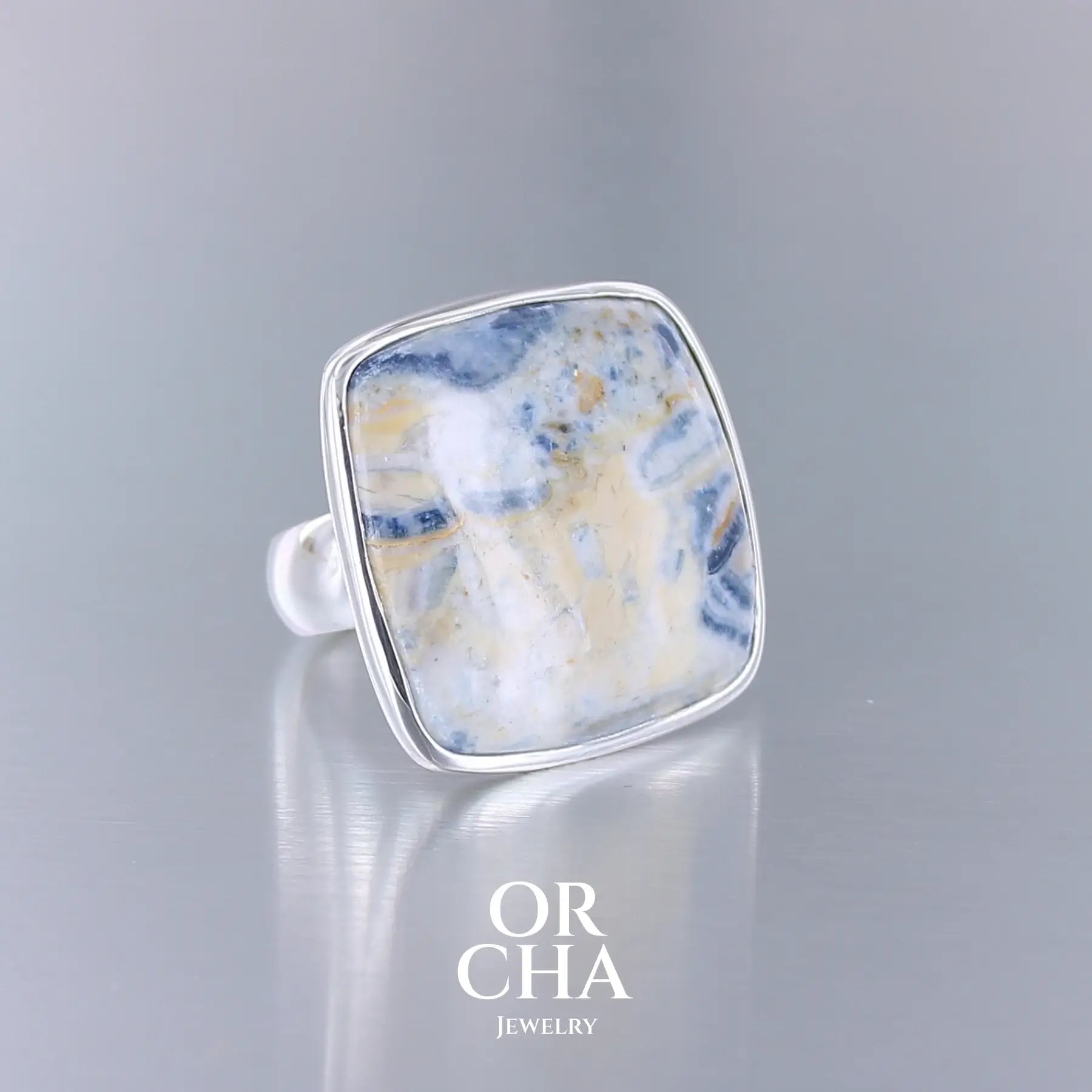 Bague en argent avec Scheelite - Essential