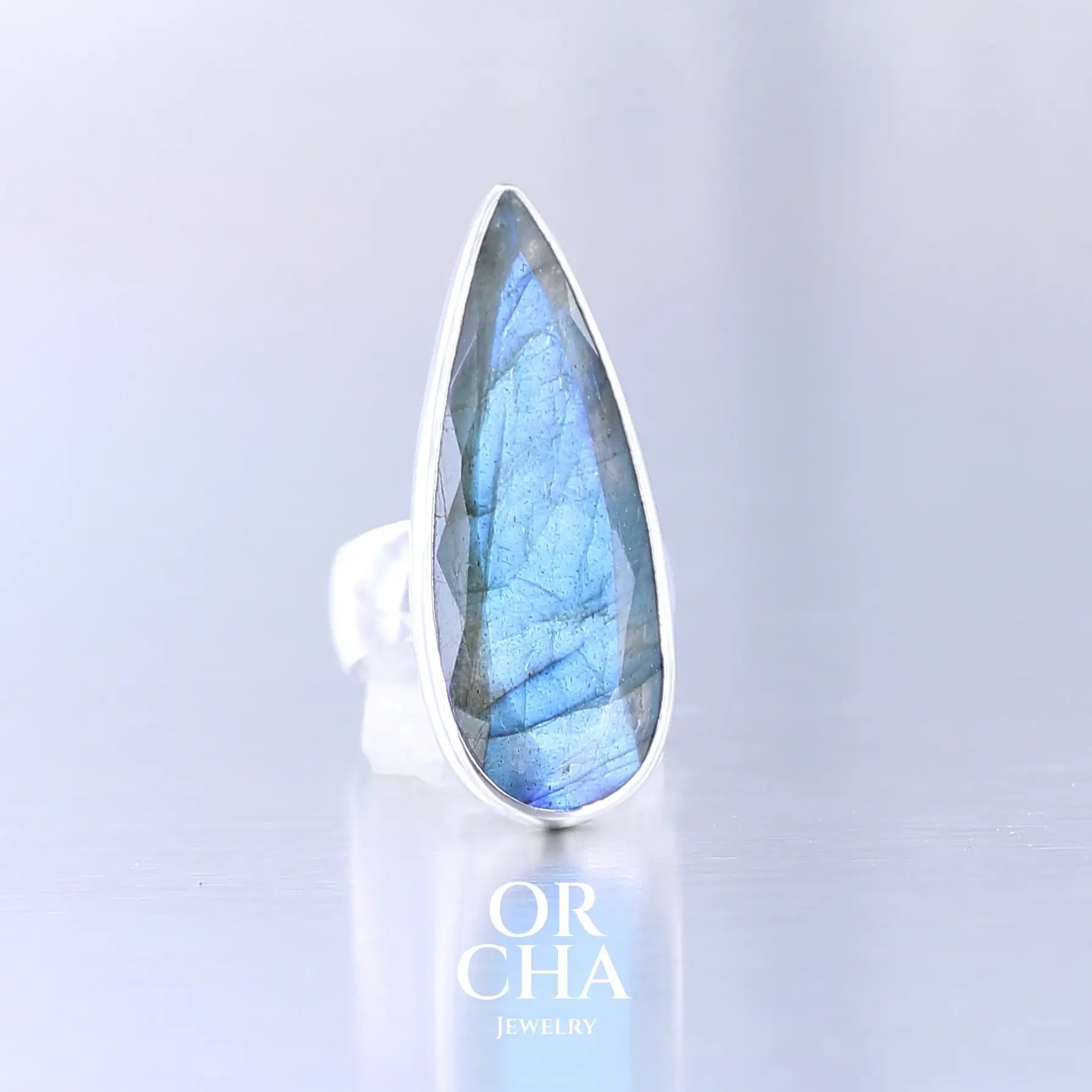 Bague goutte en argent avec Labradorite - Essential