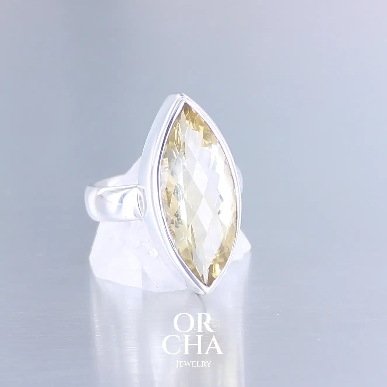 Bague en argent avec Citrine - Essential