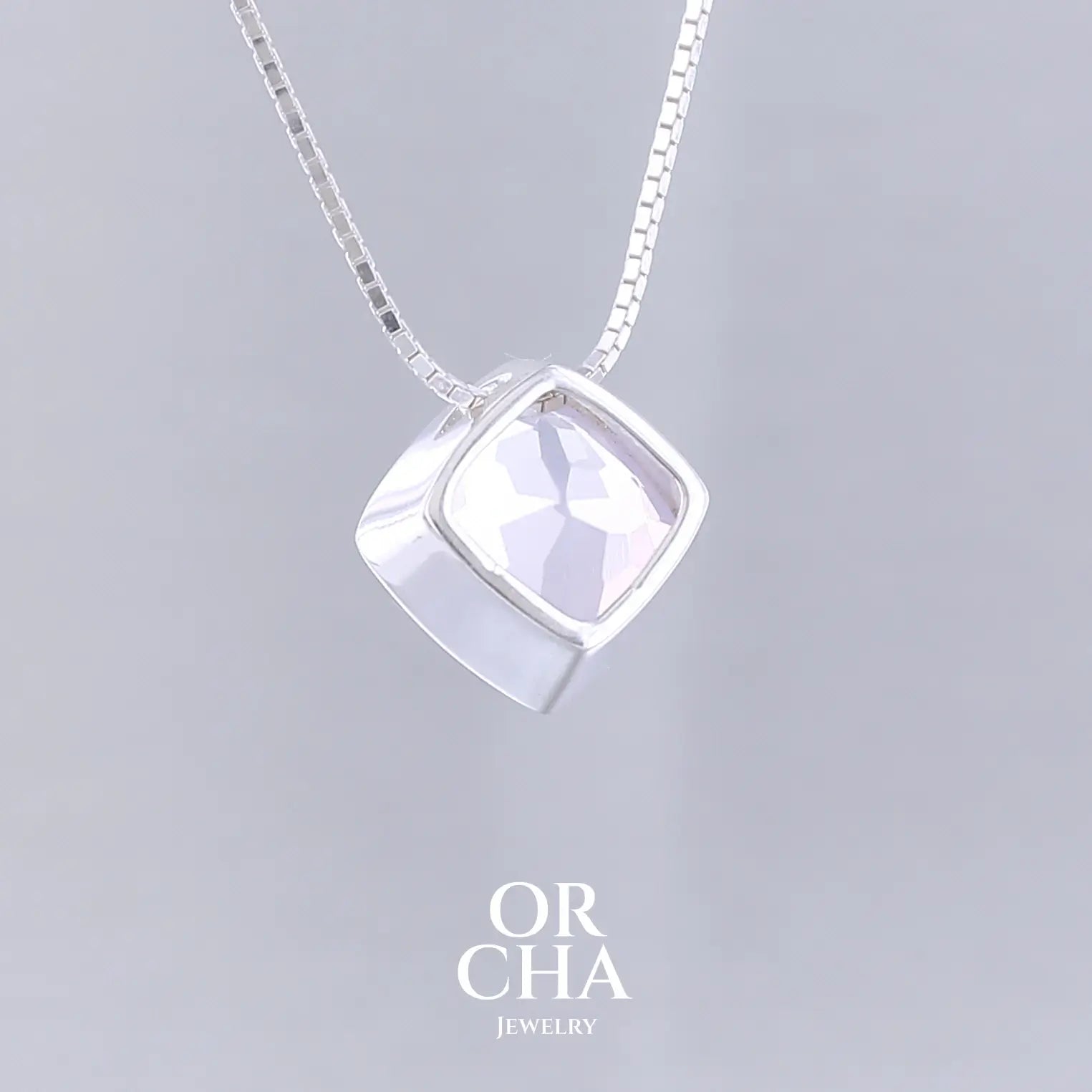 Collier solitaire en argent avec Quartz Lavande - Essential