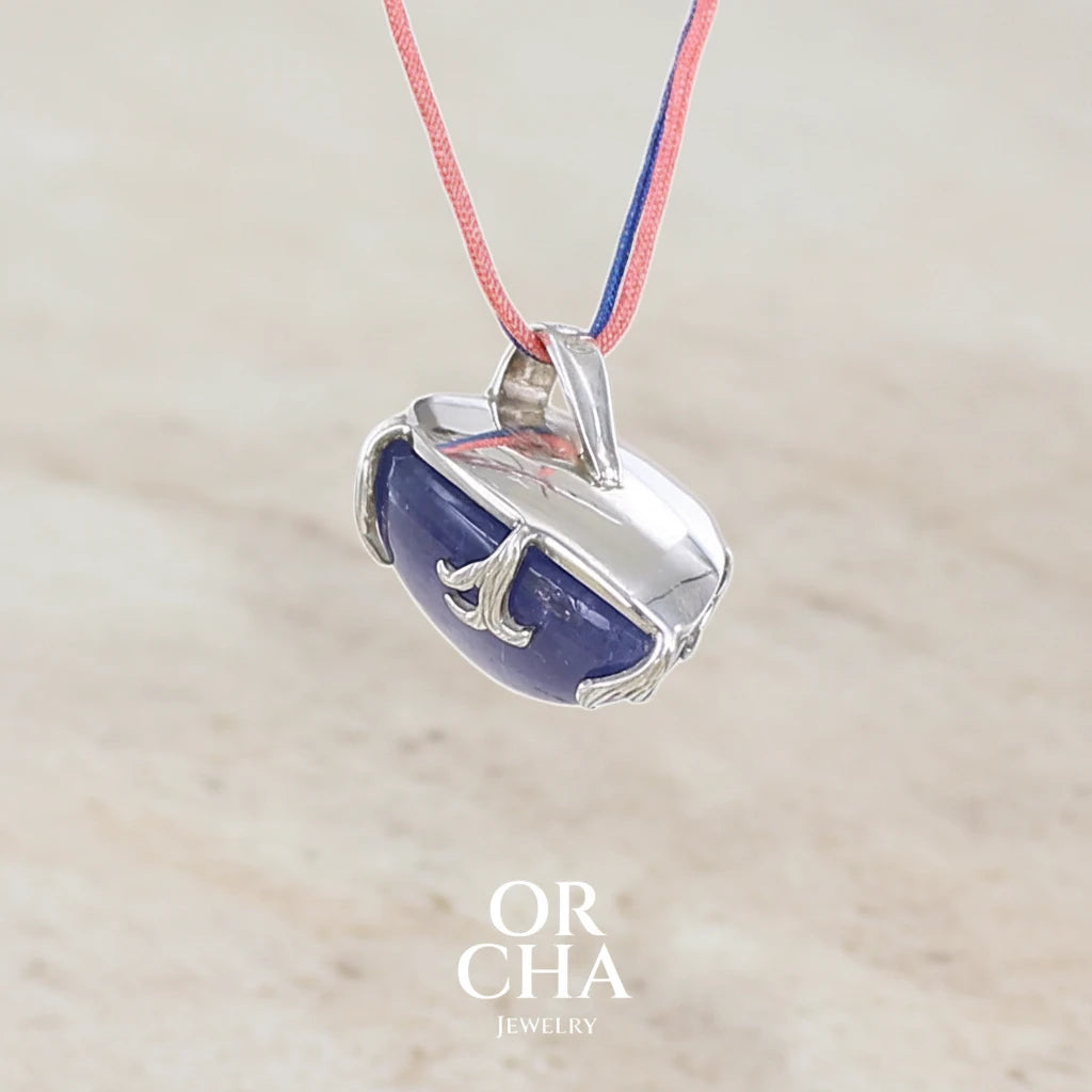 Vue du dos du pendentif
