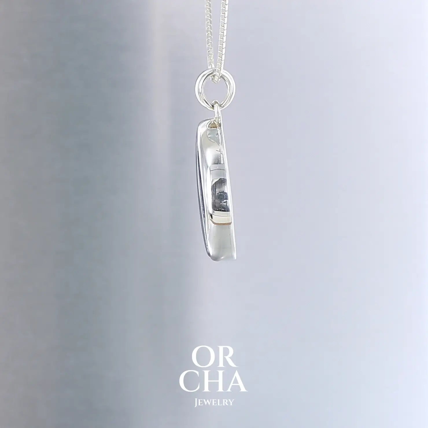 Pendentif en argent avec Cyanite - Essential
