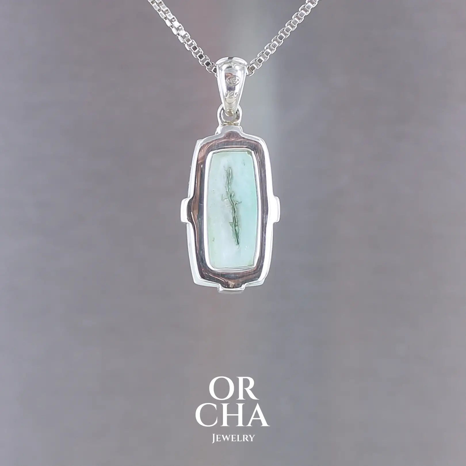 Pendentif en argent avec Opale bleue - Essential