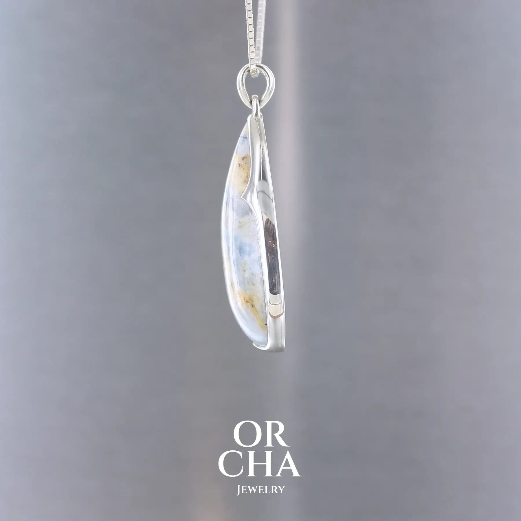 Pendentif en argent avec Scheelite - Orcha