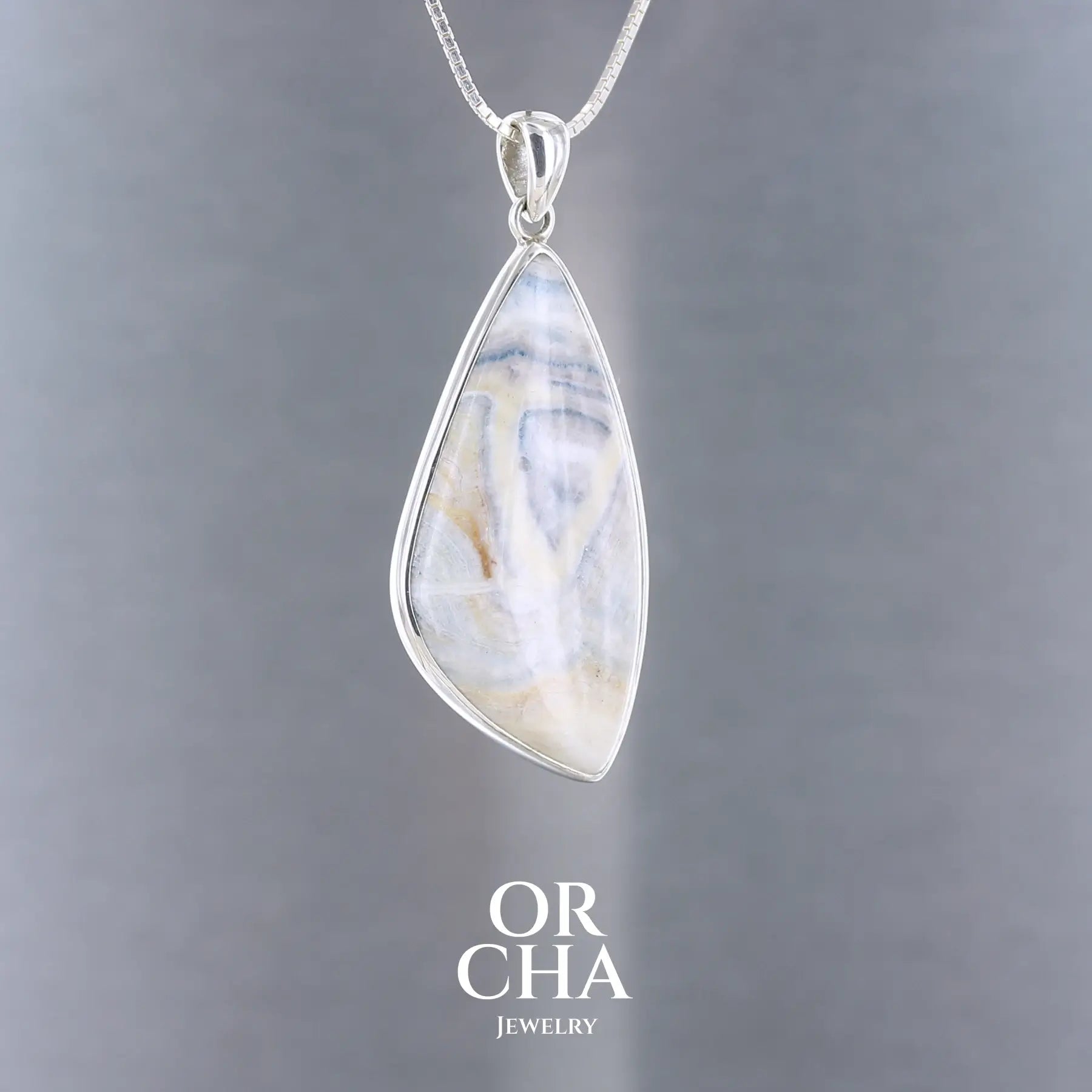 Pendentif en argent avec Scheelite - Essential