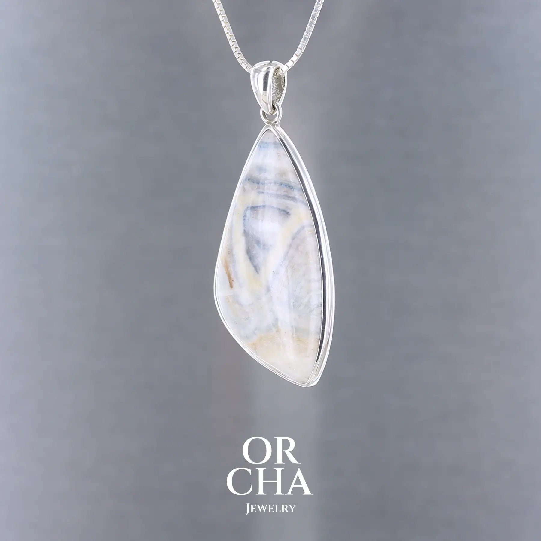 Pendentif en argent avec Scheelite - Essential
