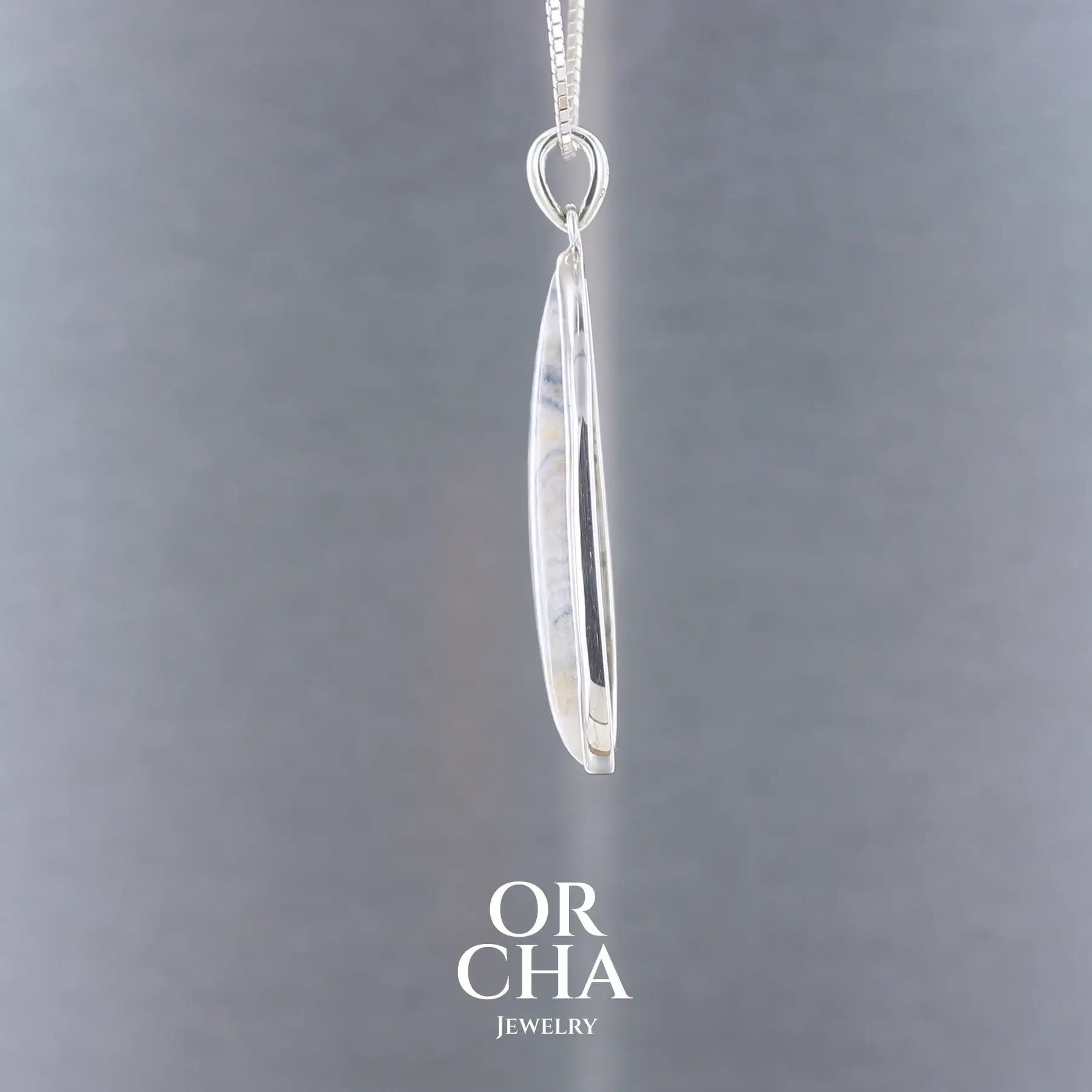 Pendentif en argent avec Scheelite - Essential