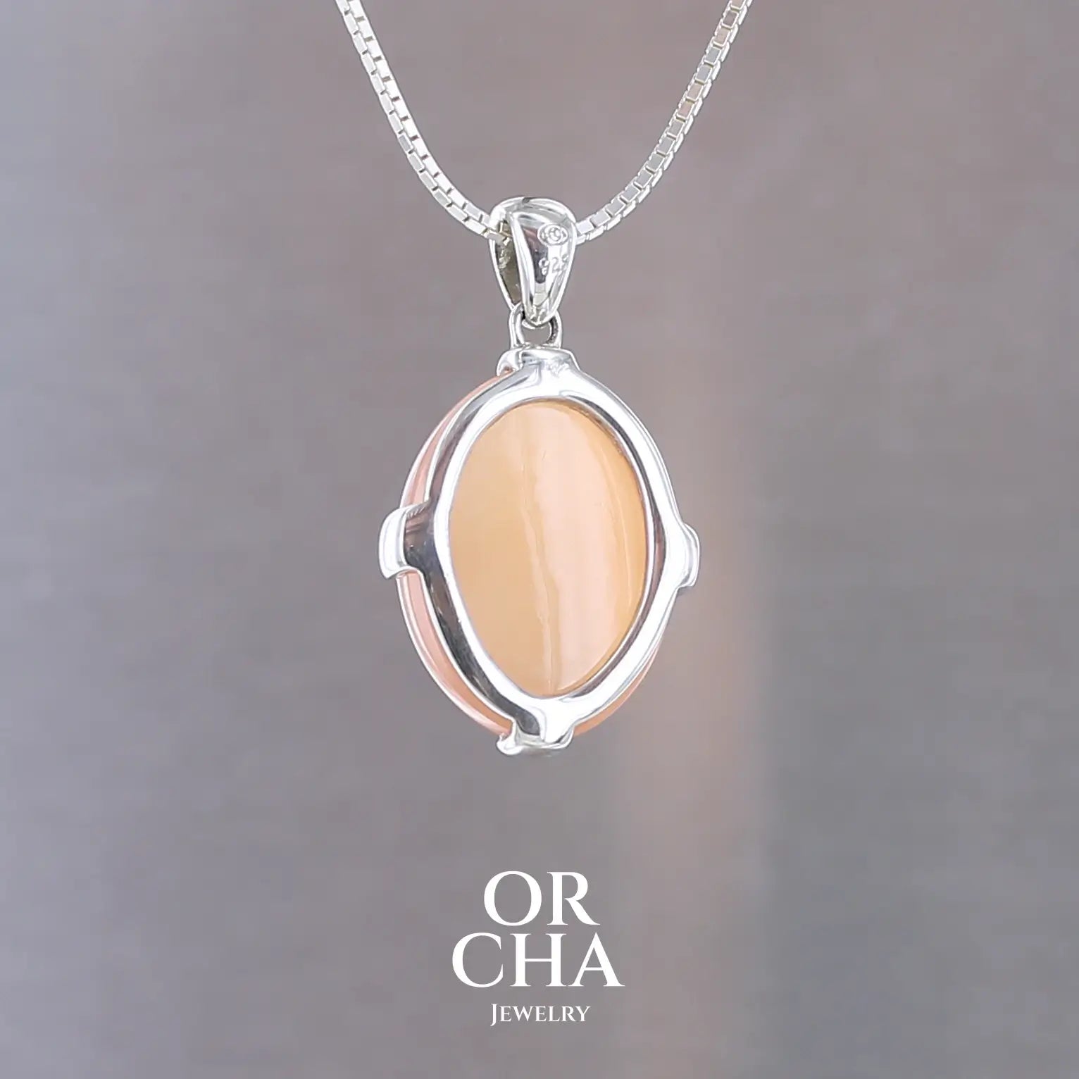 Pendentif en argent avec Pierre de lune - Essential