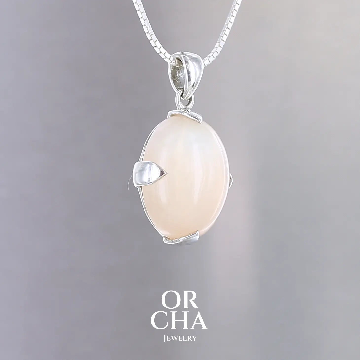 Pendentif en argent avec Pierre de lune - Essential