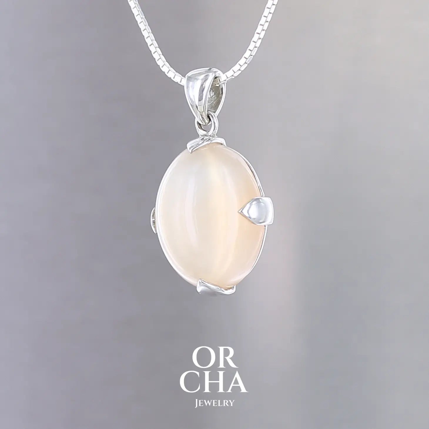 Pendentif en argent avec Pierre de lune - Essential